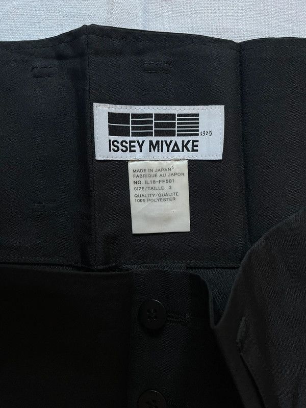 Issey Miyake Issey Miyake origami shorts Size US 34 / EU 50 - 3 Thumbnail