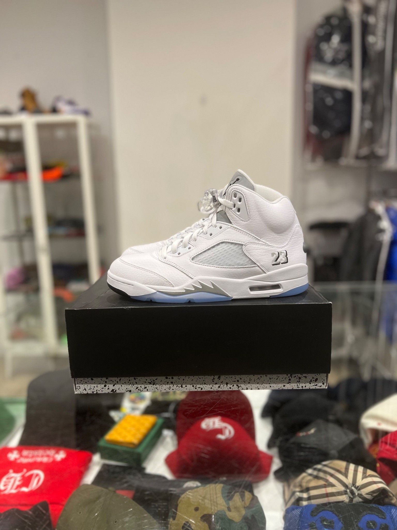 Jordan Brand Jordan 5 White Metallic (2026) Size US 10 / EU 43 - 2 Thumbnail