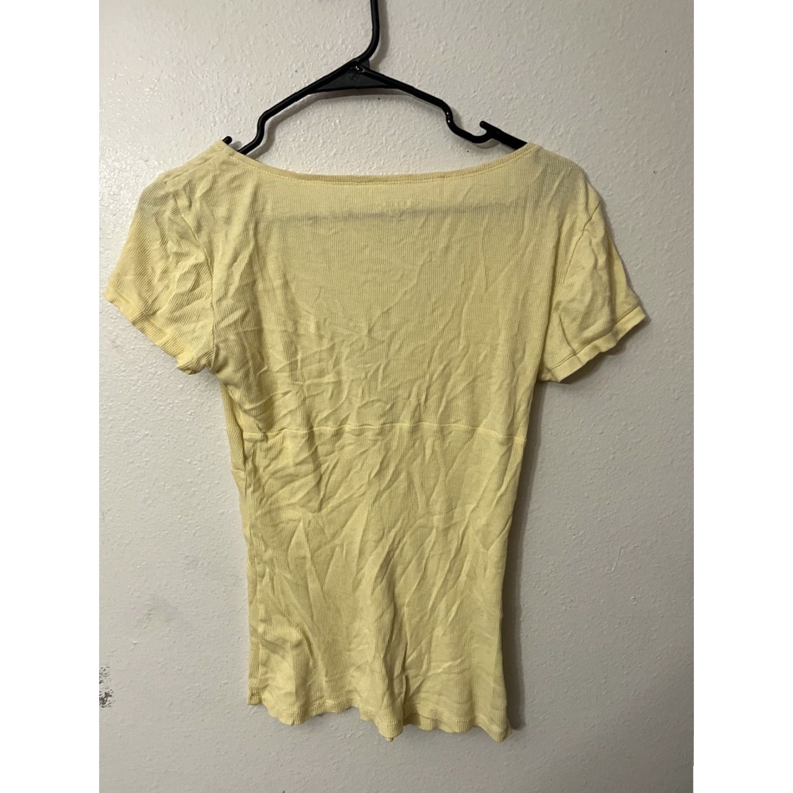 Express EXPRESS V Neck Cap Sleeve Knit Top Yellow Medium Casual Womens Size M / US 6-8 / IT 42-44 - 2 Thumbnail