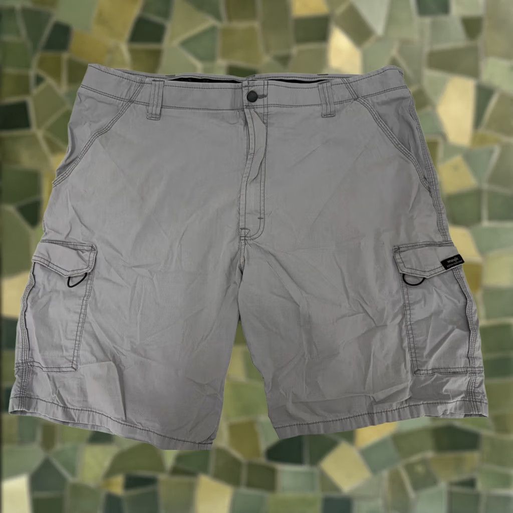 Wrangler Wrangler Mens Shorts Cargo Gray 42 - Regular Rise, Flat Front, Pockets, Button Closure, Cotton Nylon Spandex - Casual Size US 42 / EU 58 - 1 Thumbnail