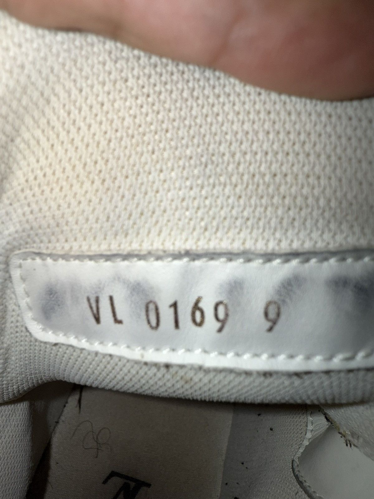 Louis Vuitton Louis vuitton sneaker Size US 10.5 / EU 43-44 - 8 Thumbnail
