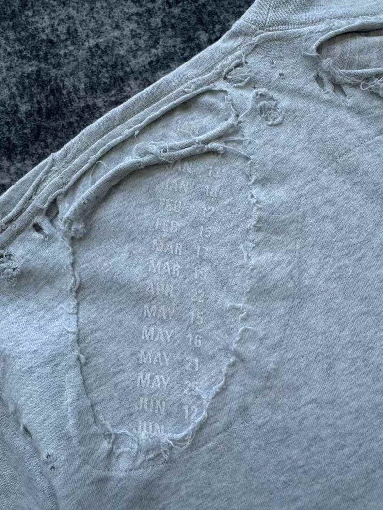 Balenciaga Balenciaga Grey Great Destruction Calendar Short Sleeve Size US S / EU 44-46 / 1 - 5 Thumbnail