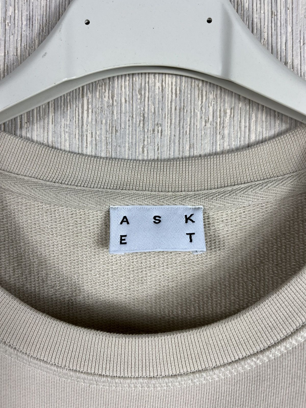 Asket × Designer Asket the sweatshirt basic crewneck beige cream aesthetic Size US L / EU 52-54 / 3 - 9 Thumbnail