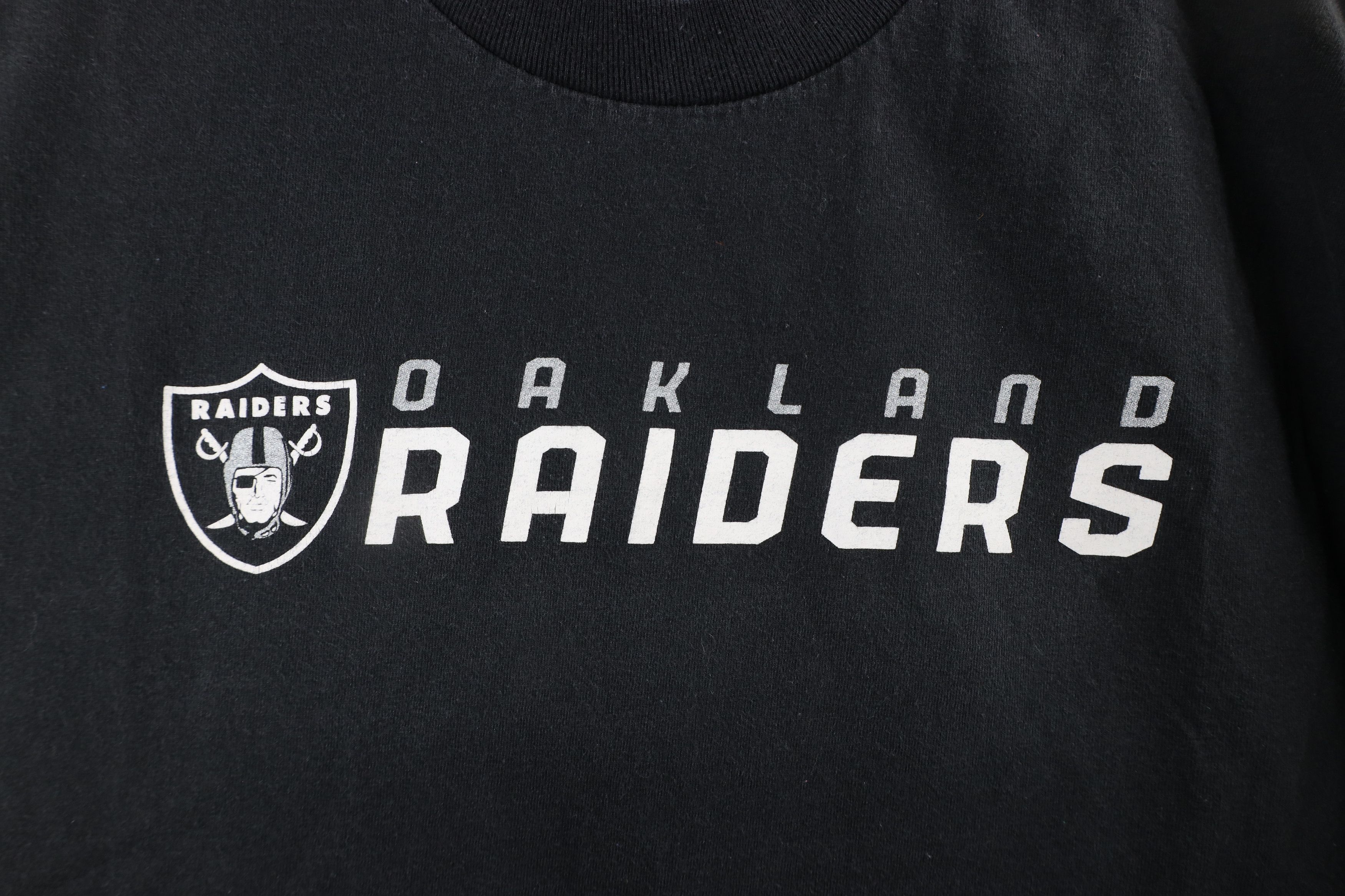 Reebok × Vintage Vintage Reebok Out Oakland Raiders Football T-Shirt Black Size US L / EU 52-54 / 3 - 4 Thumbnail