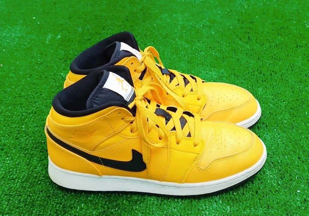 Jordan Brand Shoes Air Jordan 1 Mid Size US 8.5 / IT 38.5 - 1 Thumbnail