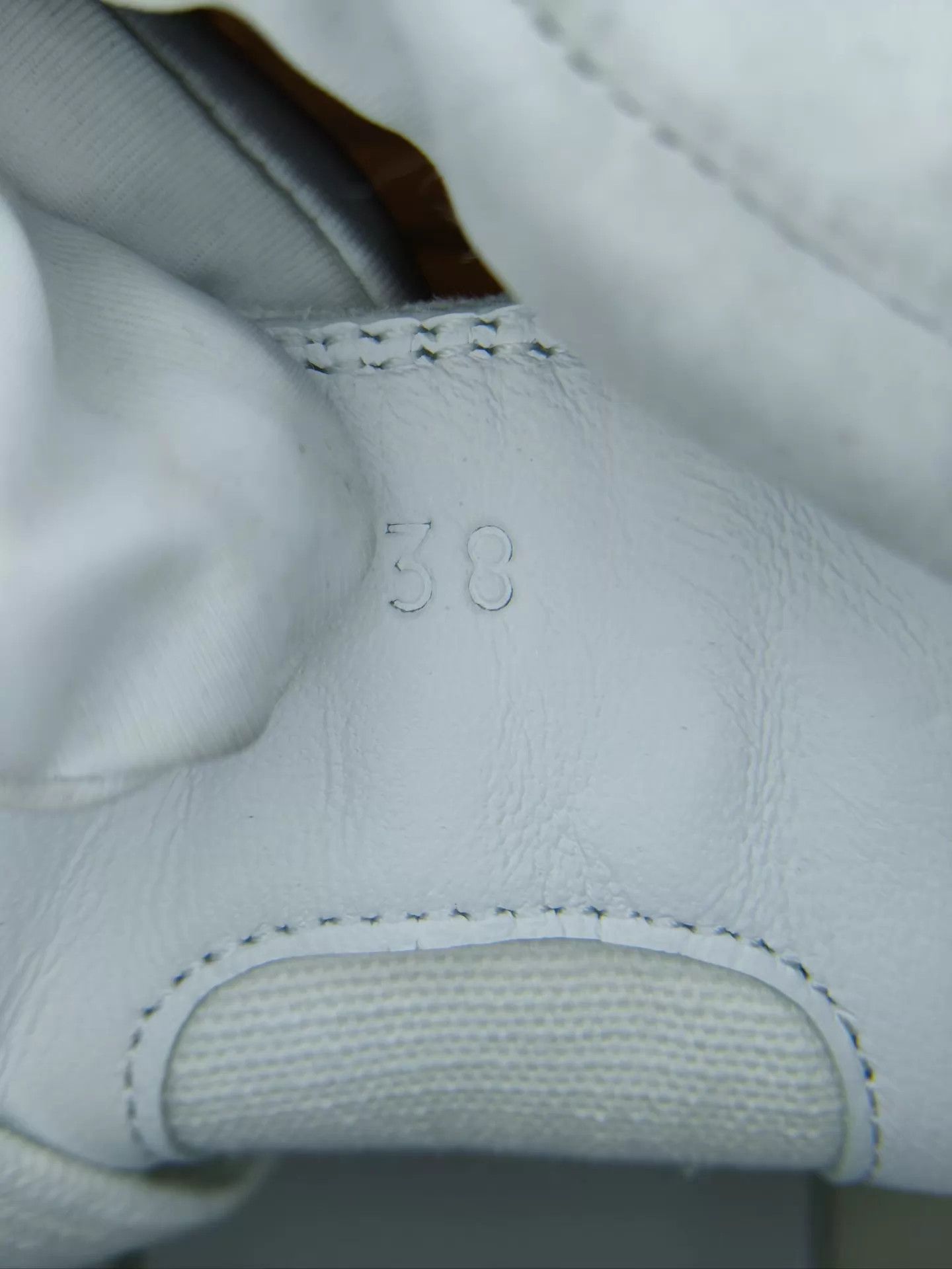Hermes Hermes Women's White Canvas Sneaker 38 New Size US 7.5 / IT 37.5 - 3 Thumbnail