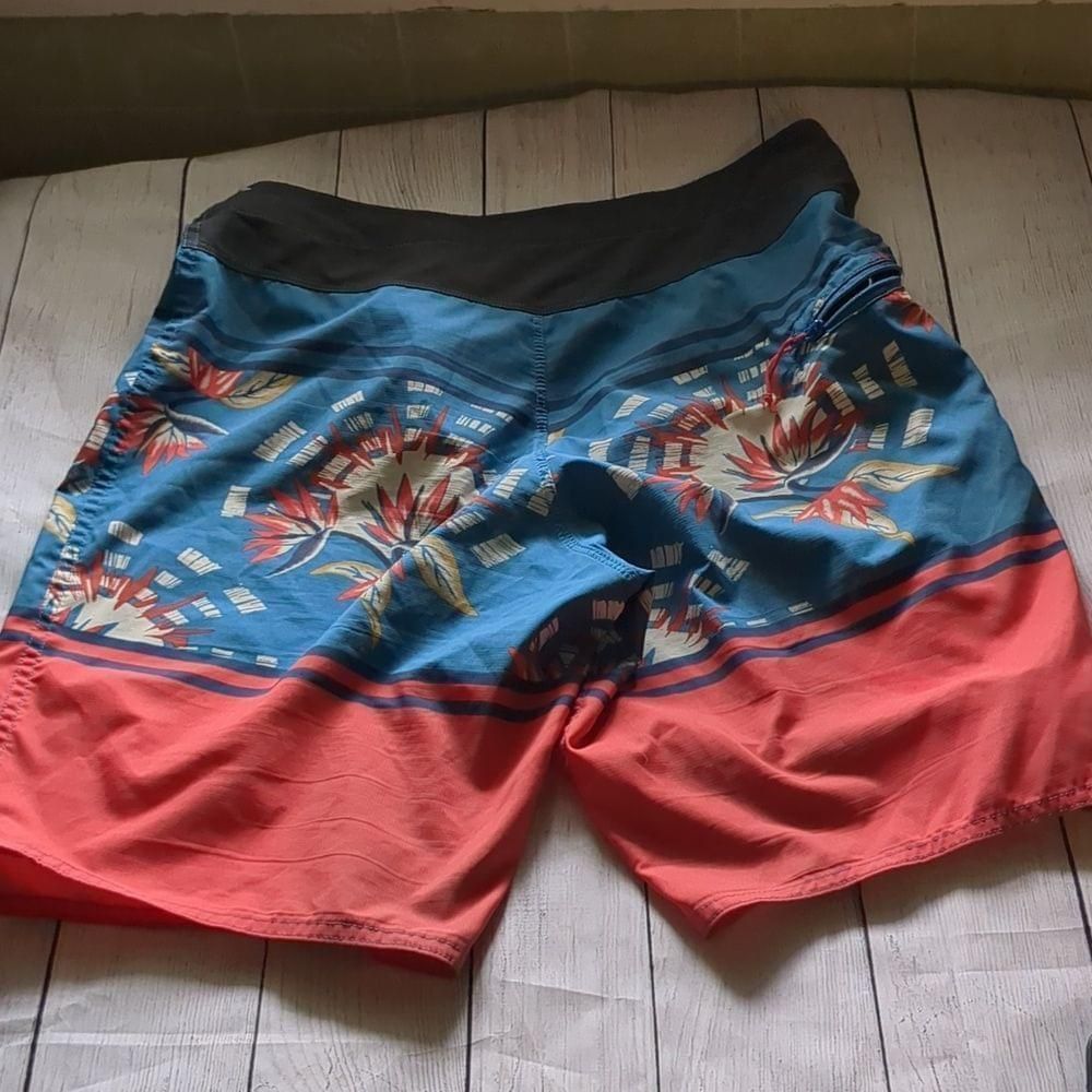 Patagonia Patagonia board shorts size 30 Size US 30 / EU 46 - 4 Thumbnail