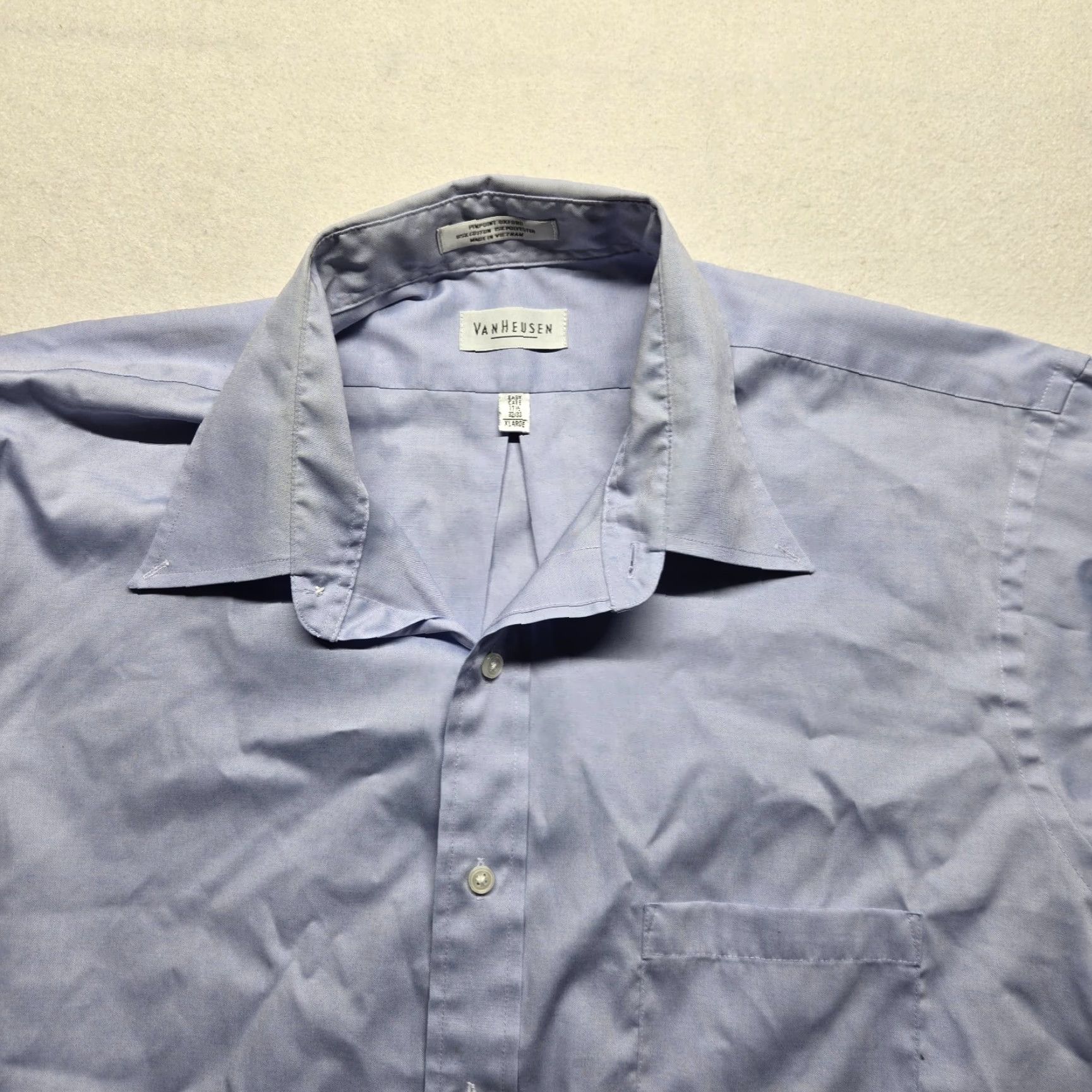 Van Heusen Van Heusen Solid Blue Long Sleeve Button Up Shirt Adult Men's Size 17.5 34/35 Size US XL / EU 56 / 4 - 2 Thumbnail