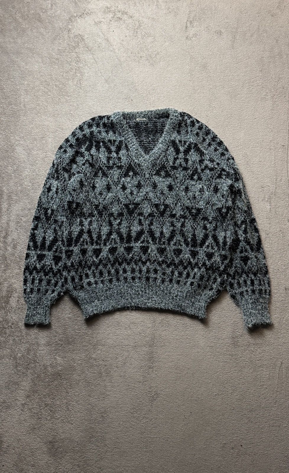 Vintage Knit Retro V-neck Sweater 80 90s’ coogi grandpa moncler ysl Size US M / EU 48-50 / 2 - 1 Thumbnail
