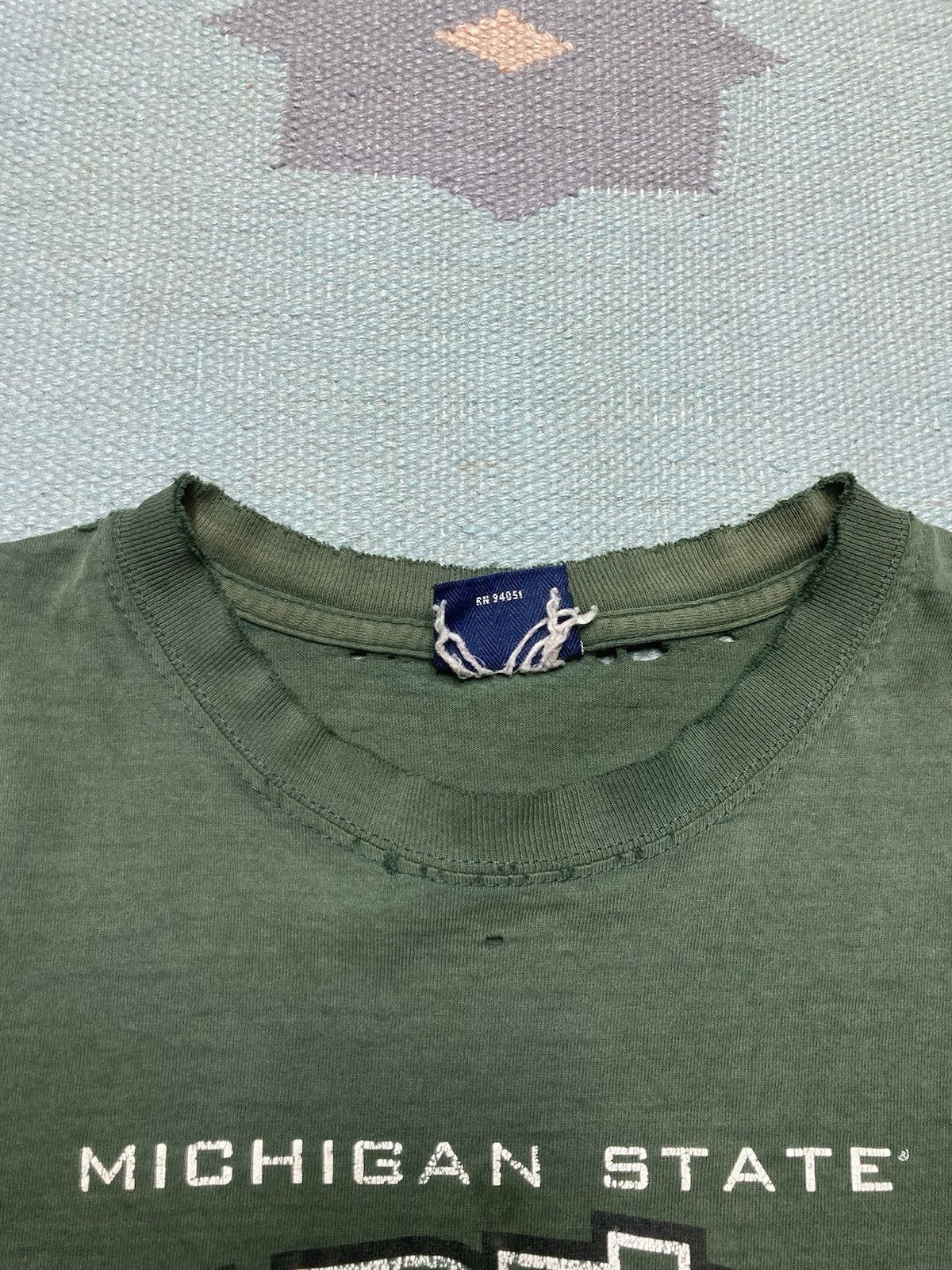 Vintage graphic t shirt Michigan state Spartans MSU distress fade XL Size US XL / EU 56 / 4 - 7 Thumbnail