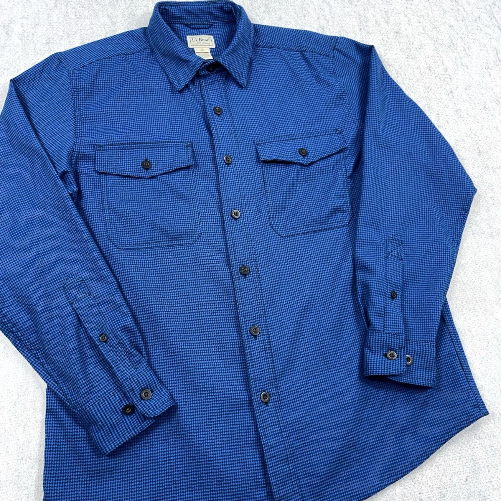 Vintage VINTAGE LL Bean Flannel Shirt Men Medium Blue Houndstooth Plaid Cotton Camp VTG Y2K Size US M / EU 48-50 / 2 - 4 Thumbnail