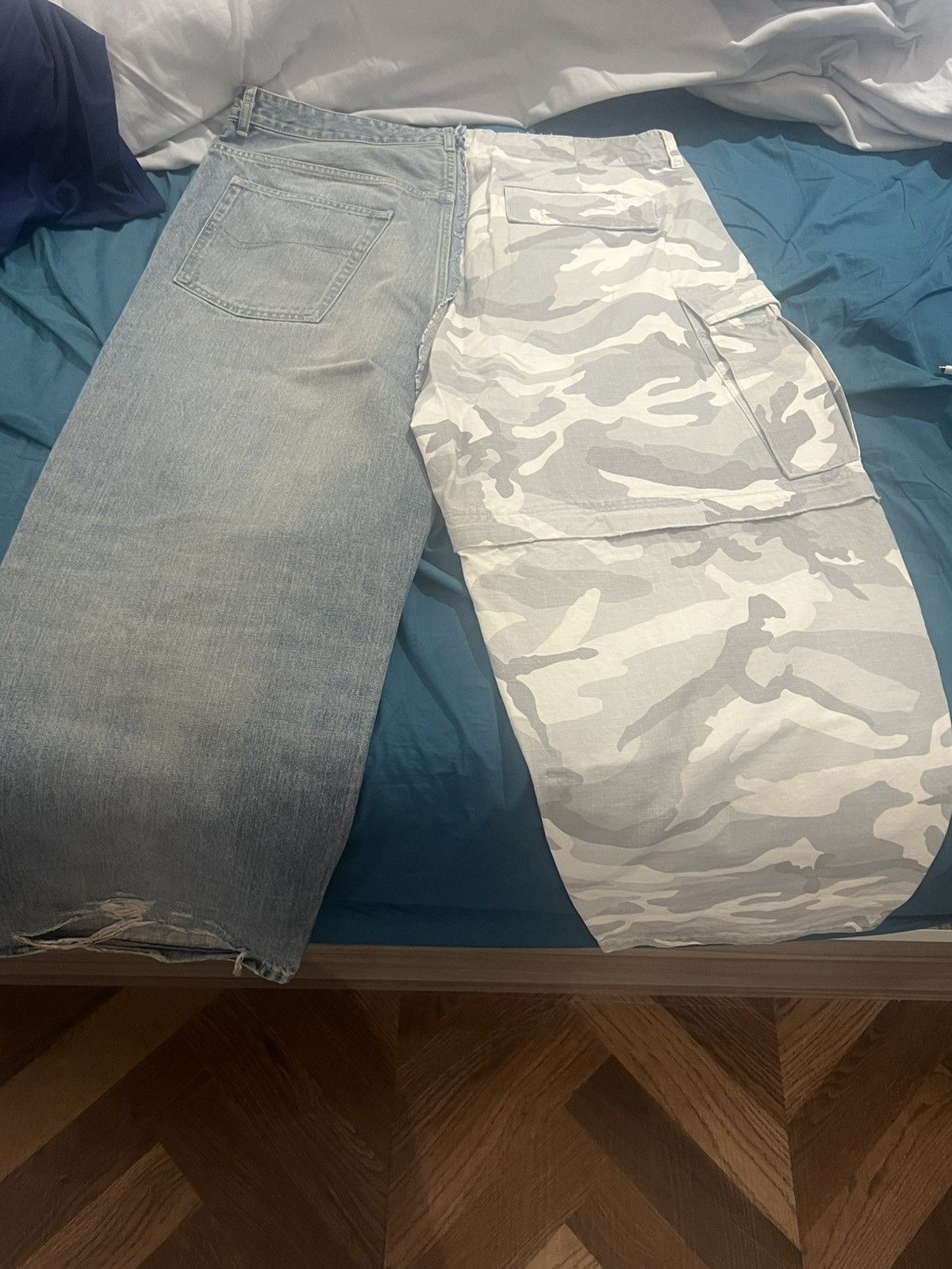 Balenciaga Balenciaga 50/50 baggy hybrid camo denim jeans Size US 32 / EU 48 - 2 Thumbnail