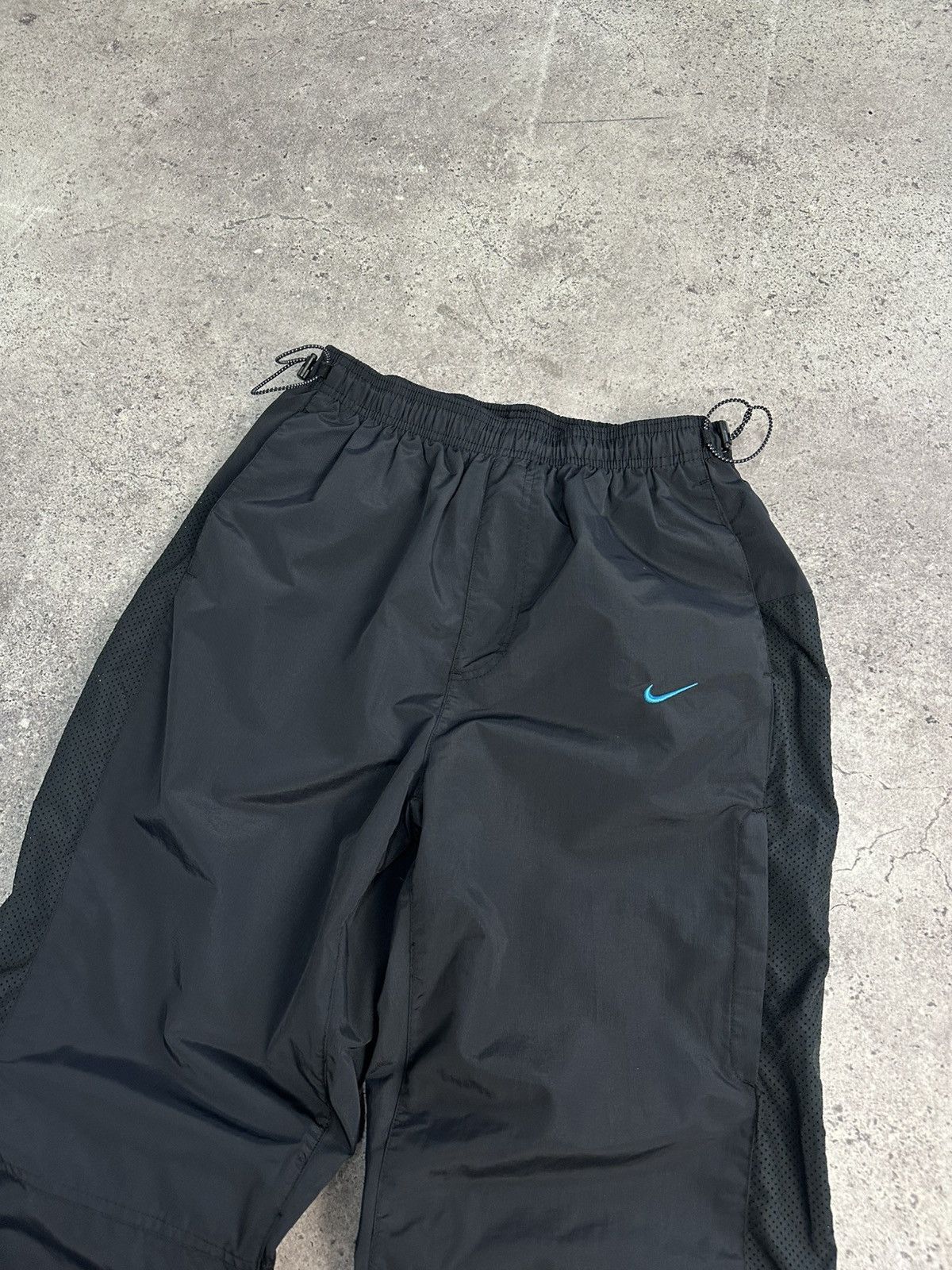 Nike Vintage Nike Drill Nylon Pants Y2M Embroidered Swoosh Logo Size US 32 / EU 48 - 3 Thumbnail