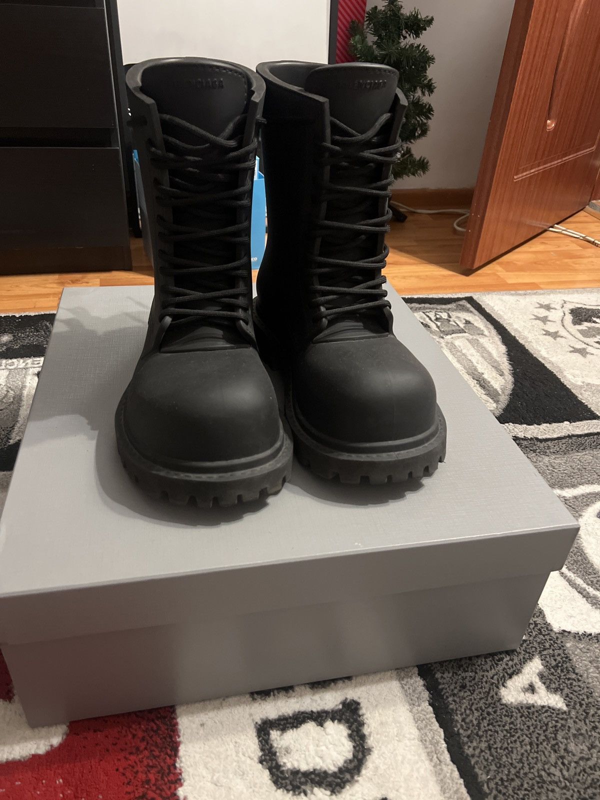 最終値下げ！早い者勝ち！balenciaga steroid boots 41 注目ブランド 最終値下げ！早い者勝ち！balenciaga steroid