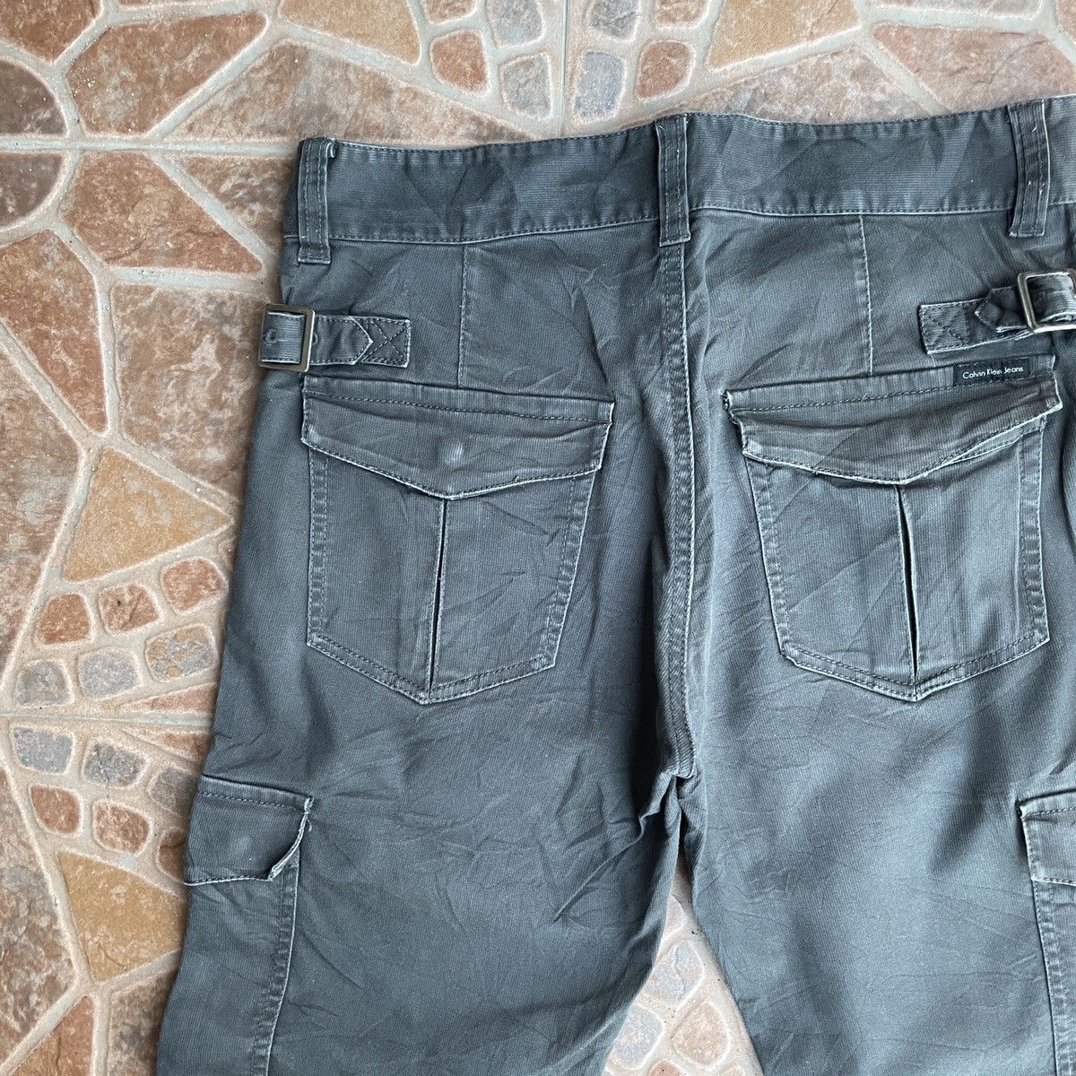 Calvin Klein Vintage Calvin Klein Jeans Buckle Tactical Cargo Pants Size US 32 / EU 48 - 8 Thumbnail