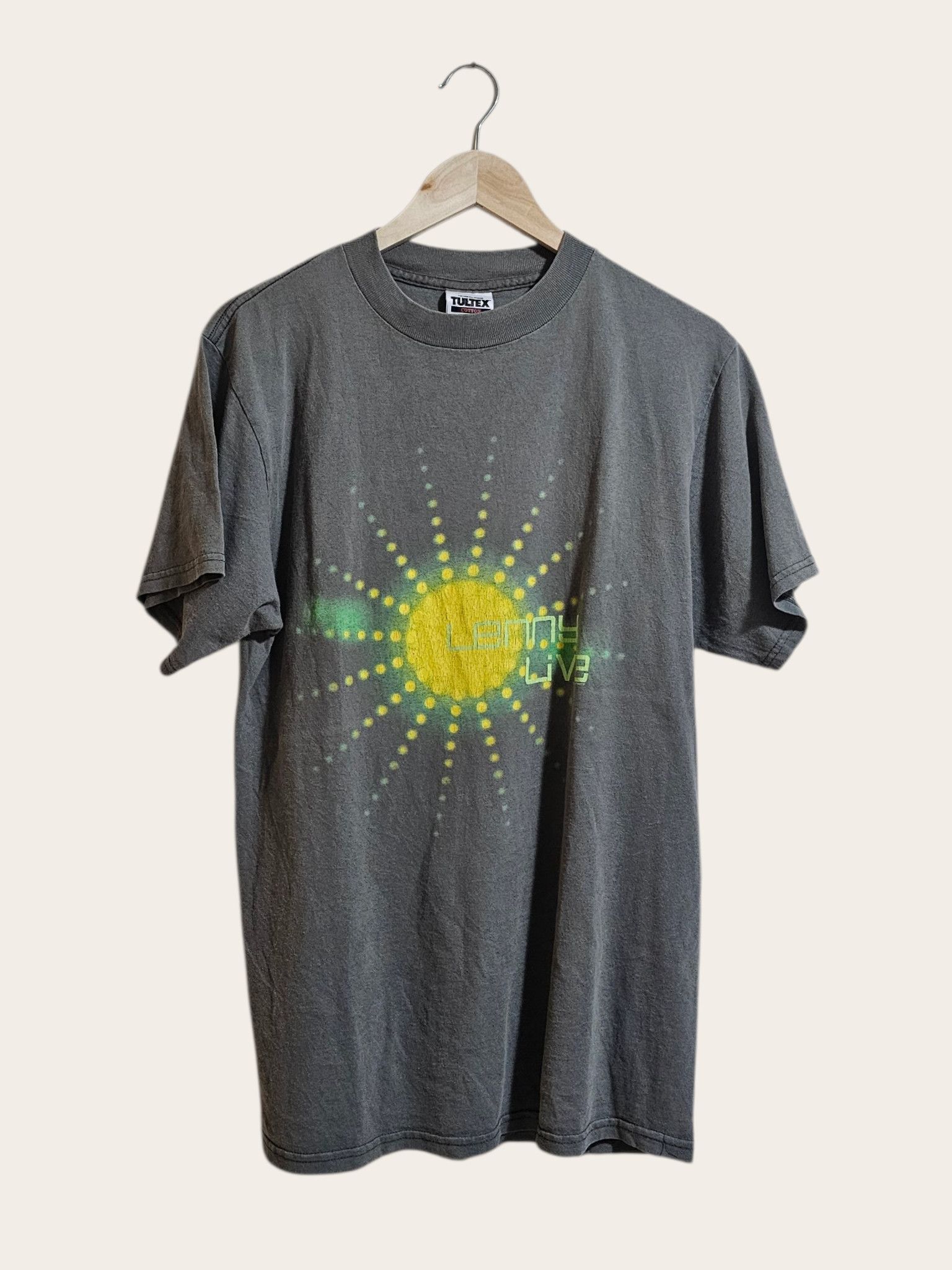Vintage Lenny Kravitz 1998 Live World Tour Tee Size US M / EU 48-50 / 2 - 1 Thumbnail