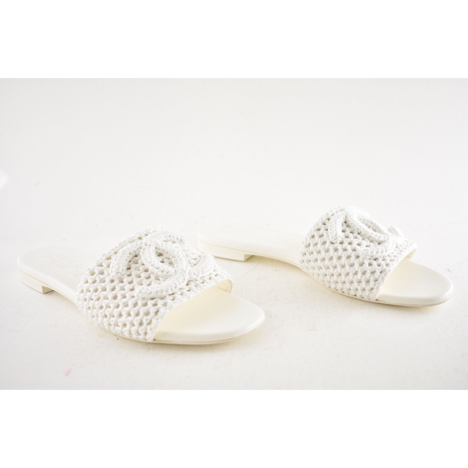 Chanel Chanel 24M White Crochet Knit Coco Beach CC Logo Mule Size US 11 / IT 41 - 8 Thumbnail