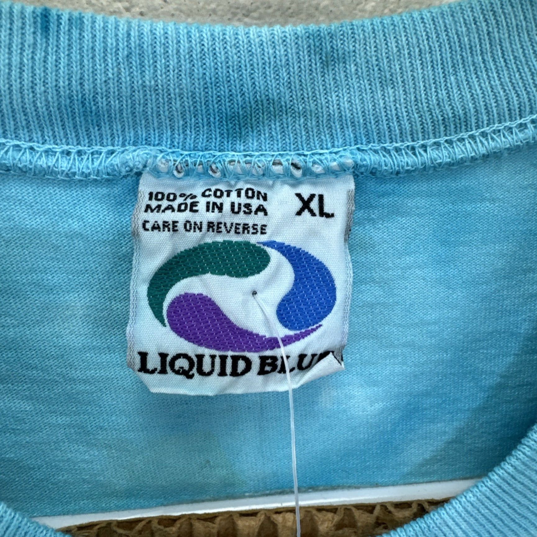 Liquid Blue VINTAGE Liquid Blue Great White Jaws SHARK BITE Ocean T-SHIRT Tie Dye XL Unisex 1990s Graphic Tee Blue Size US XL / EU 56 / 4 - 3 Thumbnail