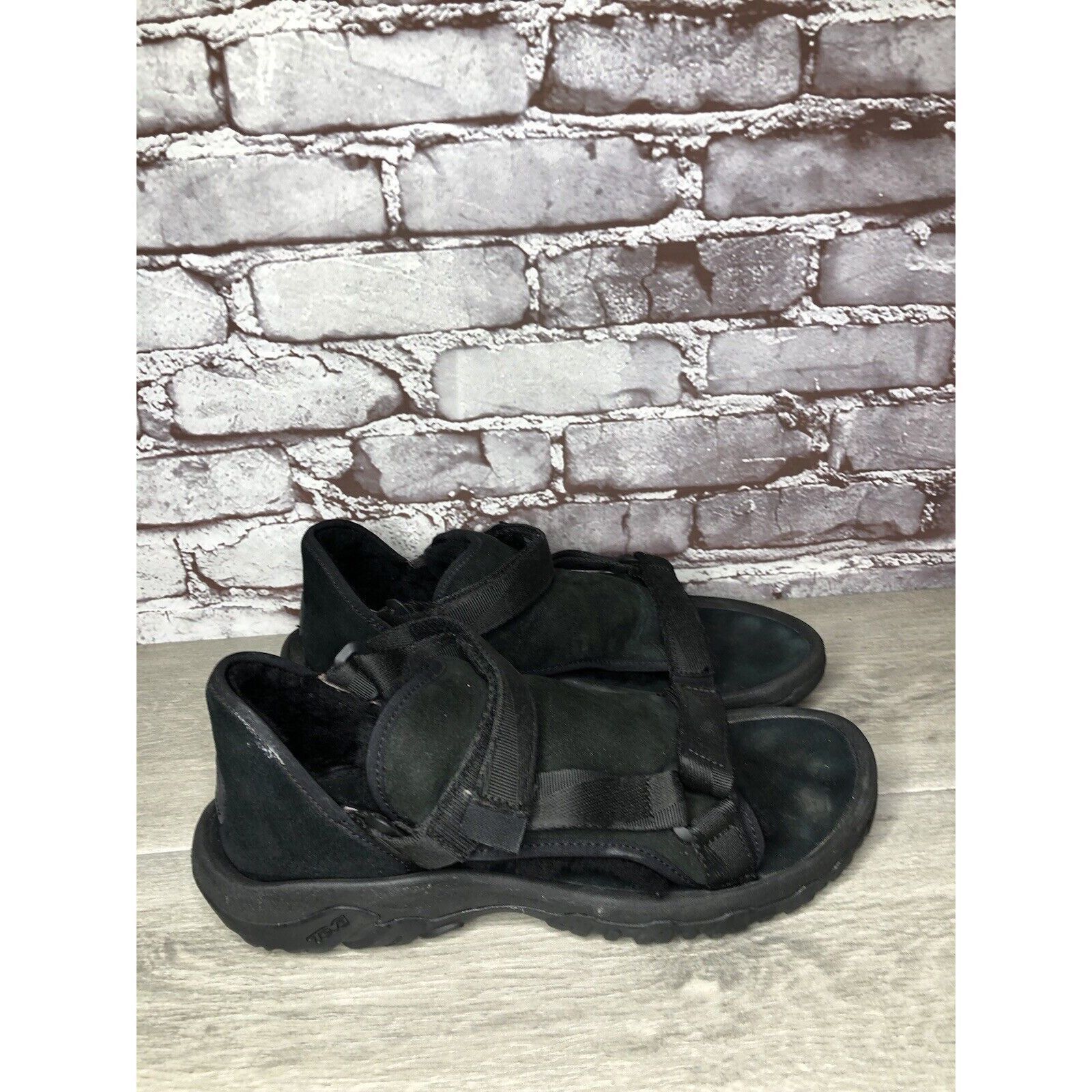 Ugg TEVA UGG COLLAB Black SHEEPSKIN Suede Strappy Outdoor Sandal Size US 10 / EU 43 - 19 Thumbnail