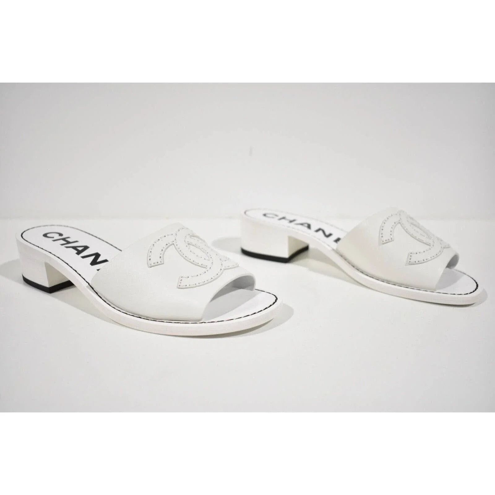 Chanel Chanel 22S White Calfskin Leather CC Logo Mules Slide Size US 10 / IT 40 - 4 Thumbnail