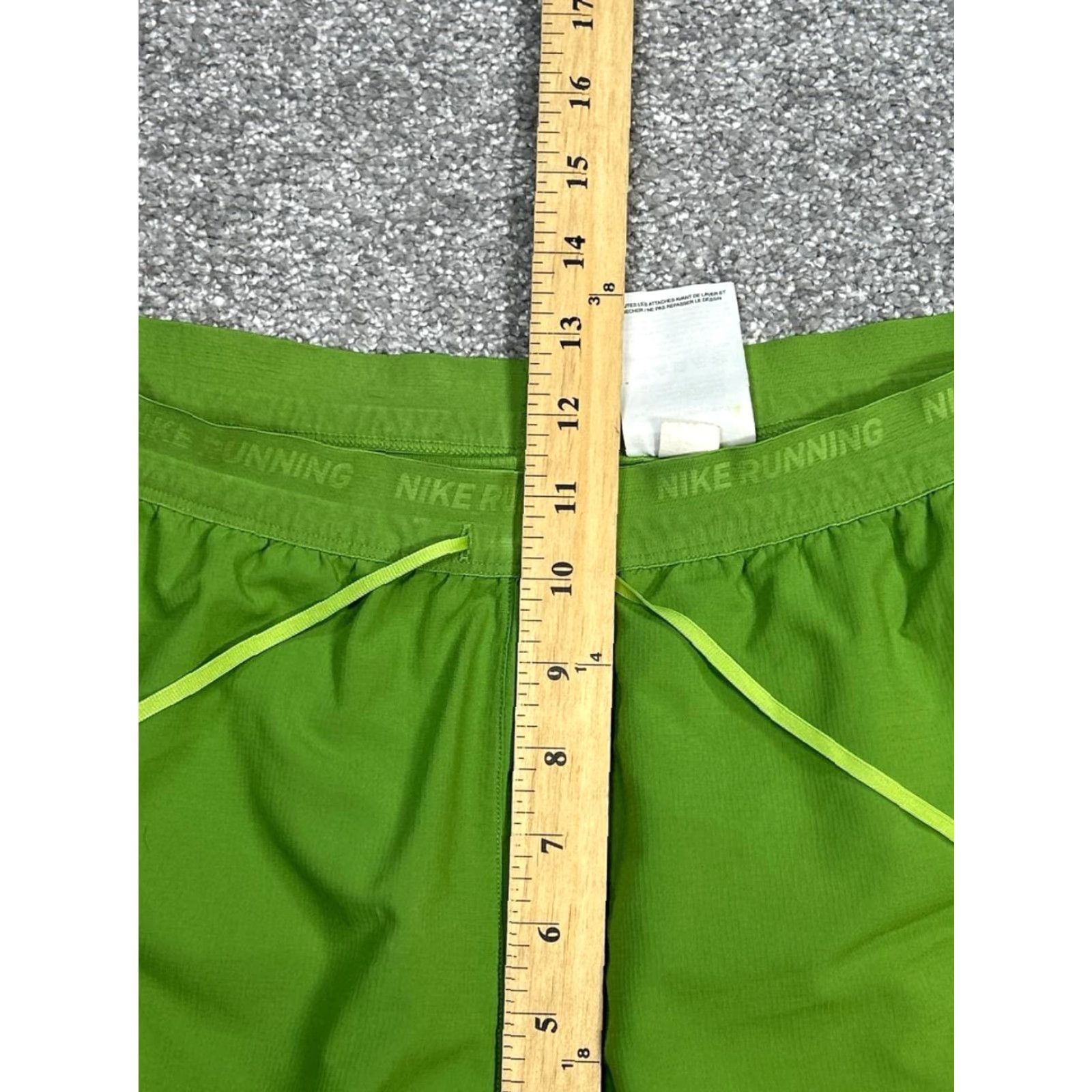 Nike Nike Shorts Womens M Green Lightweight Ripstop Athletic Cross Training Gym Running Ladies Medium Green Nike Short? Size 32" / US 10 / IT 46 - 4 Thumbnail