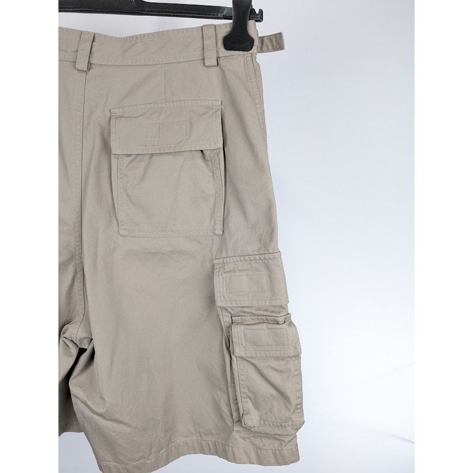 Balenciaga o1rshd1 Cargo Short in Beige Size US 30 / EU 46 - 16 Thumbnail