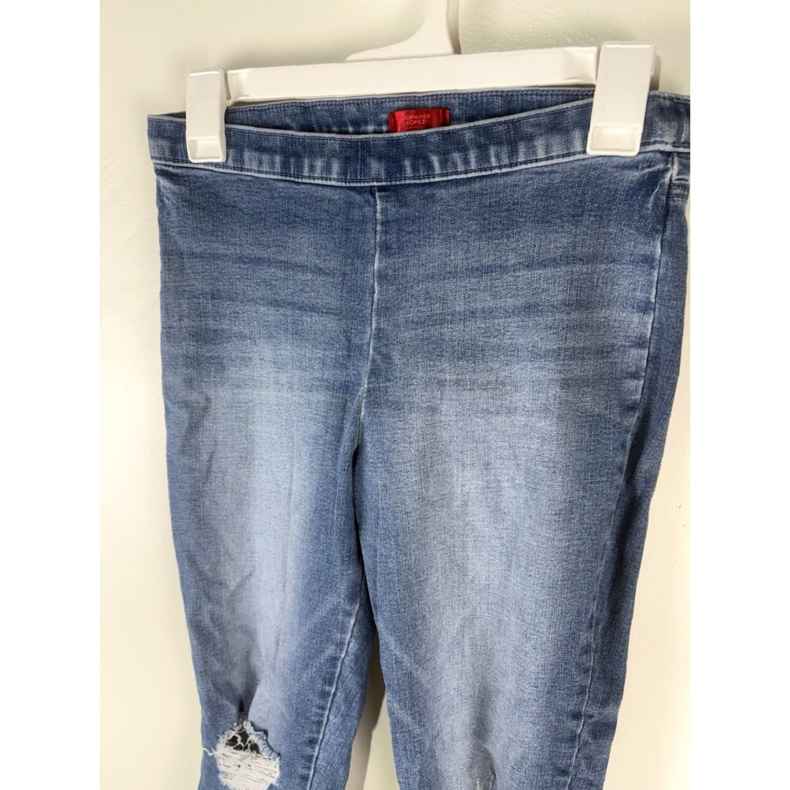 Vintage Jennifer Lopez Lt Wash Distressed Pull On Skinny Jeans Womens Size 6 Size 28" / US 6 / IT 42 - 2 Thumbnail
