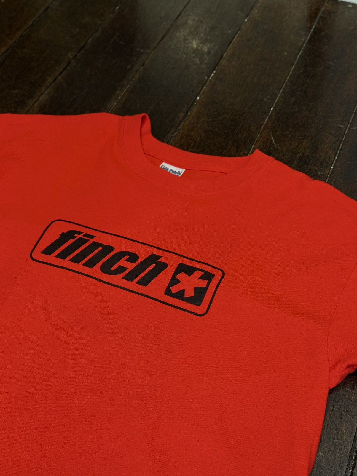 Band Tees × Vintage Vintage Finch Band T-Shirt Red Gildan 2000s L Size US L / EU 52-54 / 3 - 3 Thumbnail