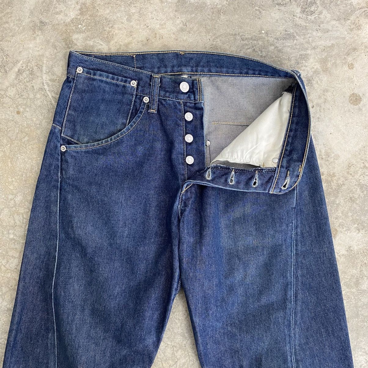 Levi's Vintage Levis Engineered Twisted Leg Relaxed Denim Jeans Size US 29 - 5 Thumbnail