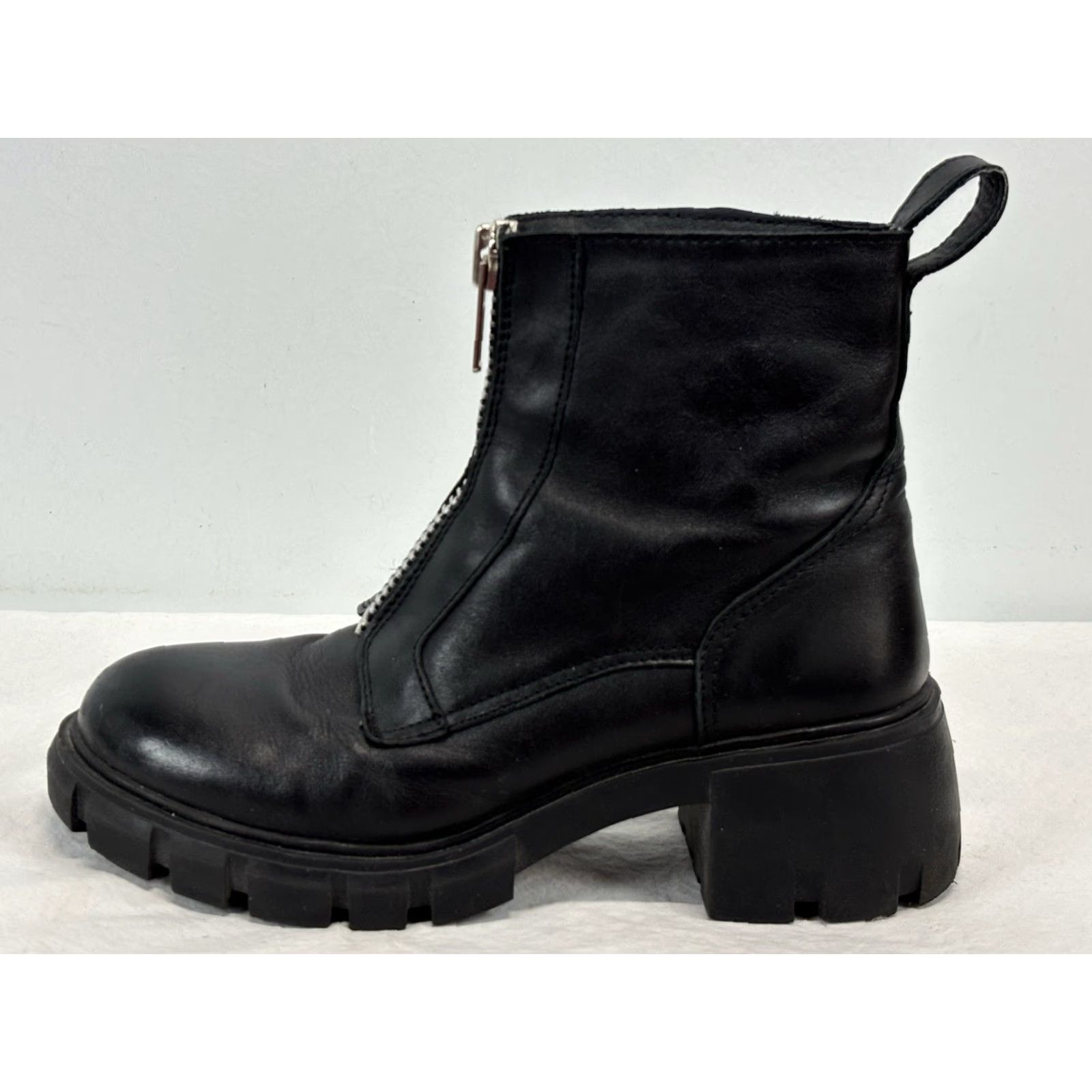 Steve Madden VINTAGE Steve Madden Hedge Boots Women’s 7.5 Black Leather Zip Close Combat Goth Y2K Womens Size US 8 / IT 38 - 2 Thumbnail