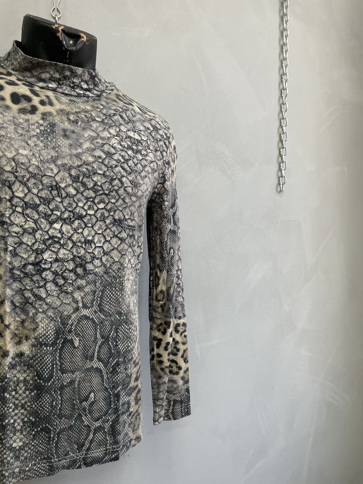 Hysteric Glamour Rare slim fit reptiles print hysteric glamour style top Size US S / EU 44-46 / 1 - 4 Thumbnail