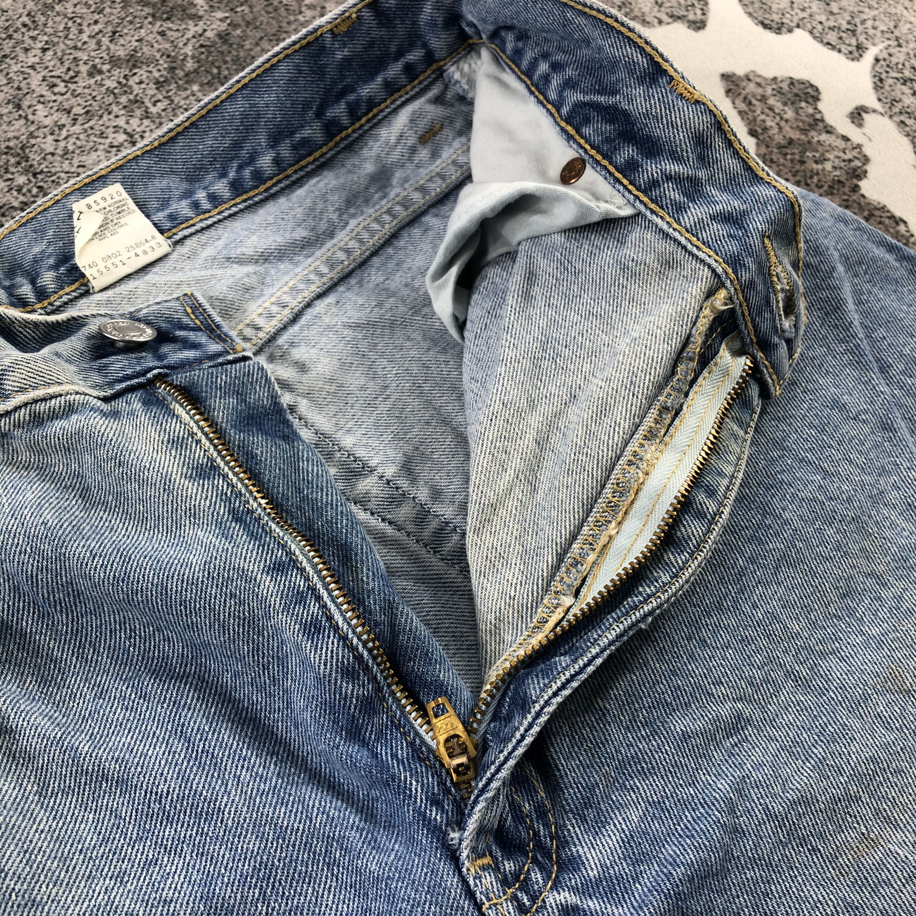 Levi's Vintage Levis 550 Jeans Relaxed Fit Denim KJ1083 Size US 31 - 8 Thumbnail