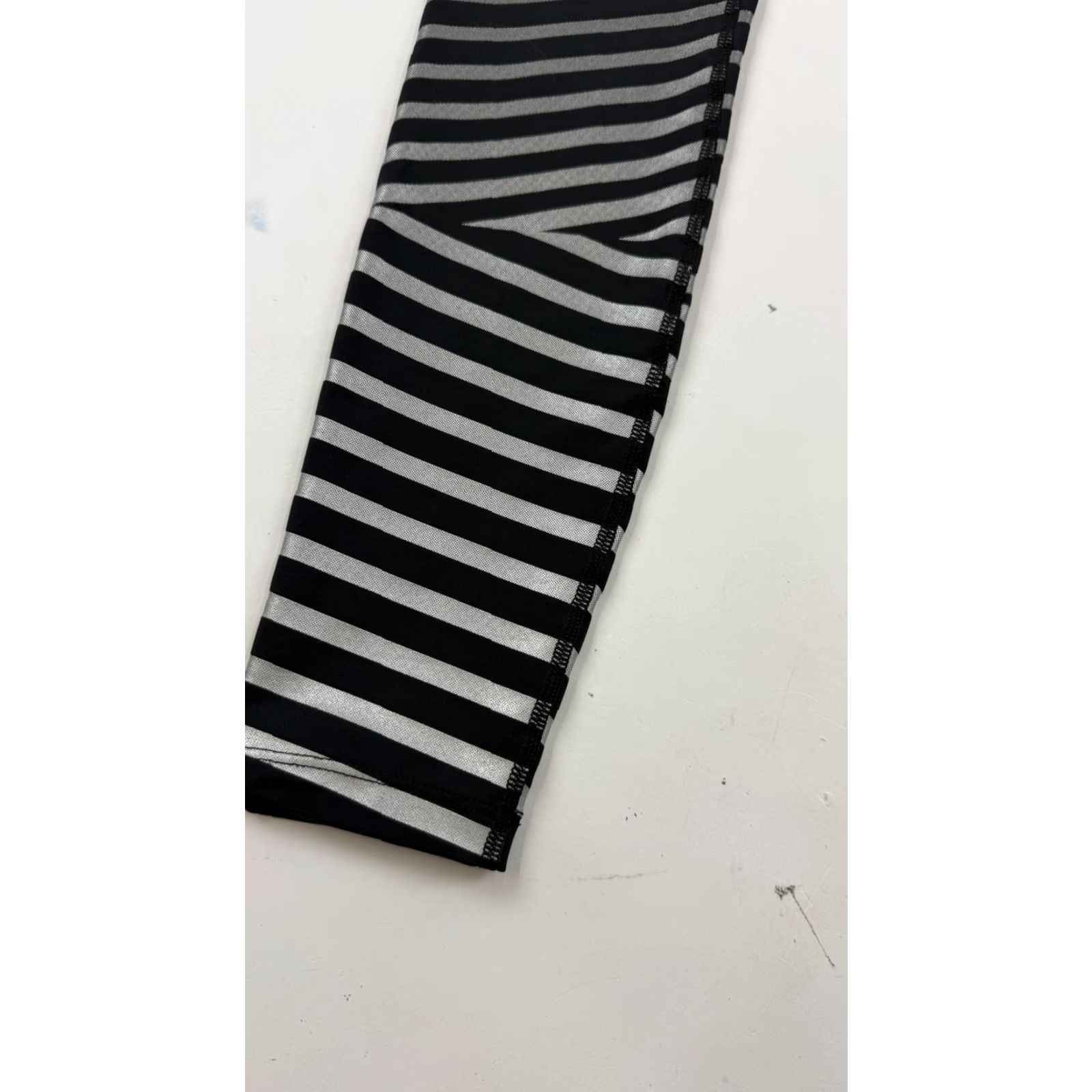 Nike Nike Leggings Womens XS Black Reflective Stripe Running Dri-Fit Size 26" / US 2 / IT 38 - 2 Thumbnail