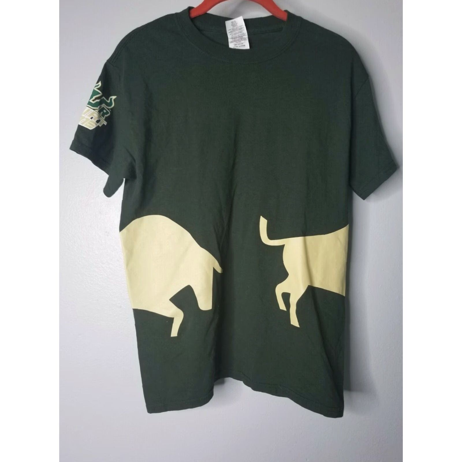 Gildan Mens S USF BULLS UNITE Wrap Around Graphic T Shirt South Florida Green AOP Shirt Mens Size US S / EU 44-46 / 1 - 4 Thumbnail