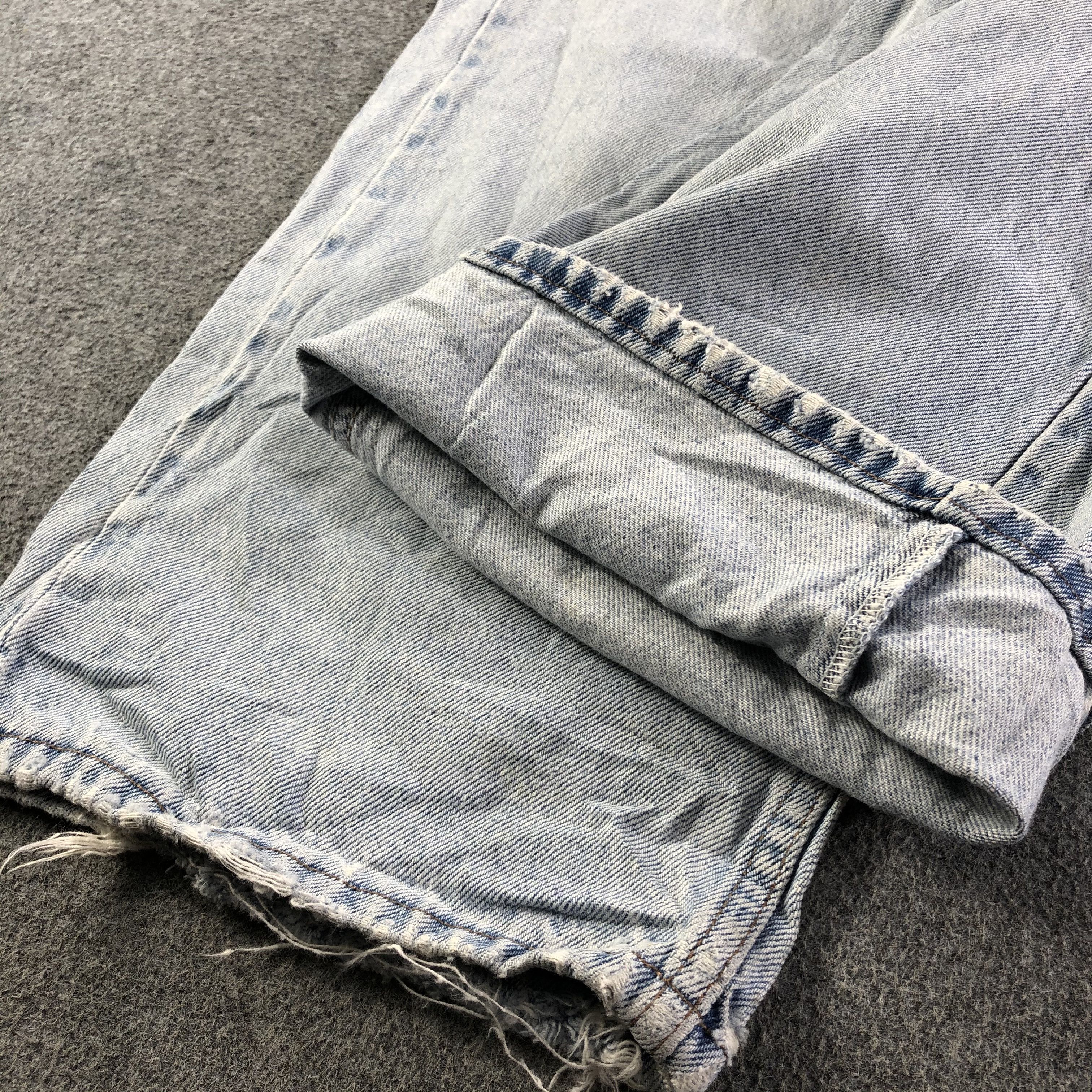 Levi's 90s Vintage Light Wash Levis 569 Jeans-J3296 Size US 39 - 7 Thumbnail