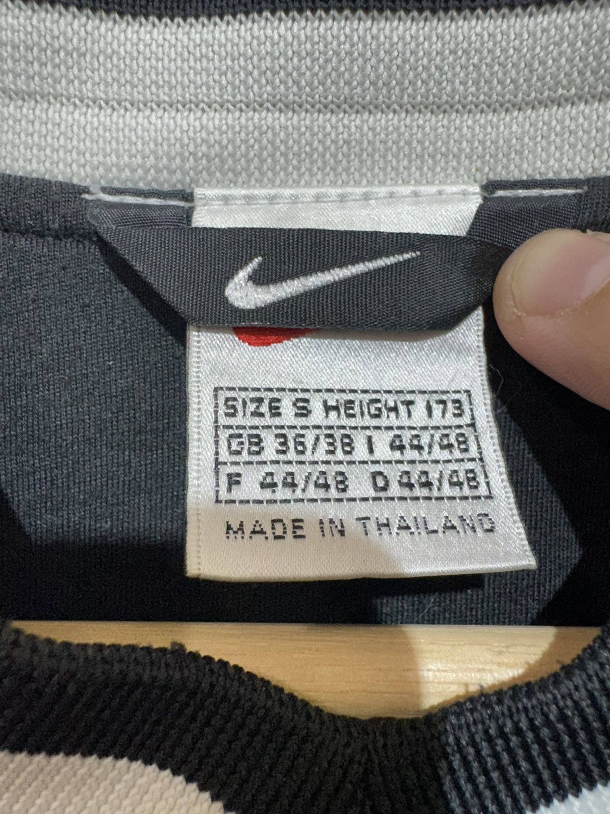 Other Nike Vintage Black Nylon Sweatshirt/Jacket Big Nike Logo Size US S / EU 44-46 / 1 - 7 Thumbnail