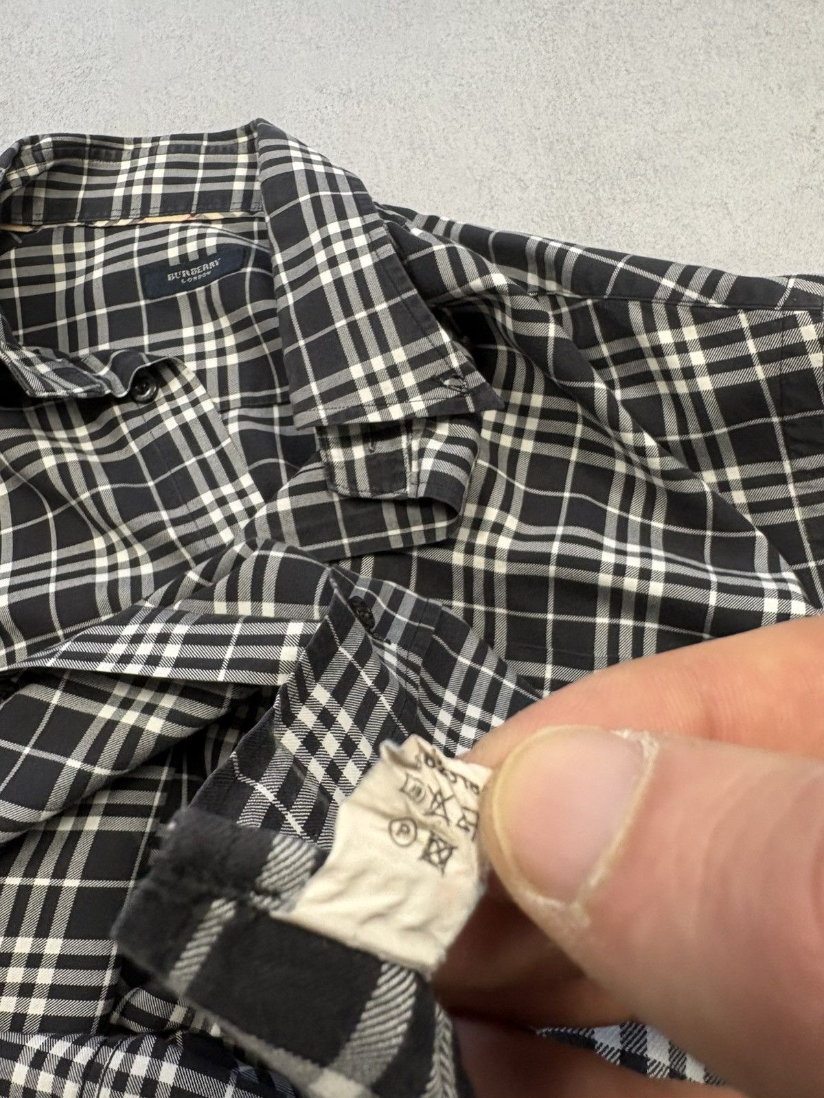 Burberry Burberry London Vintage 2000s Black Check Shirt Rare England Size US XL / EU 56 / 4 - 15 Thumbnail