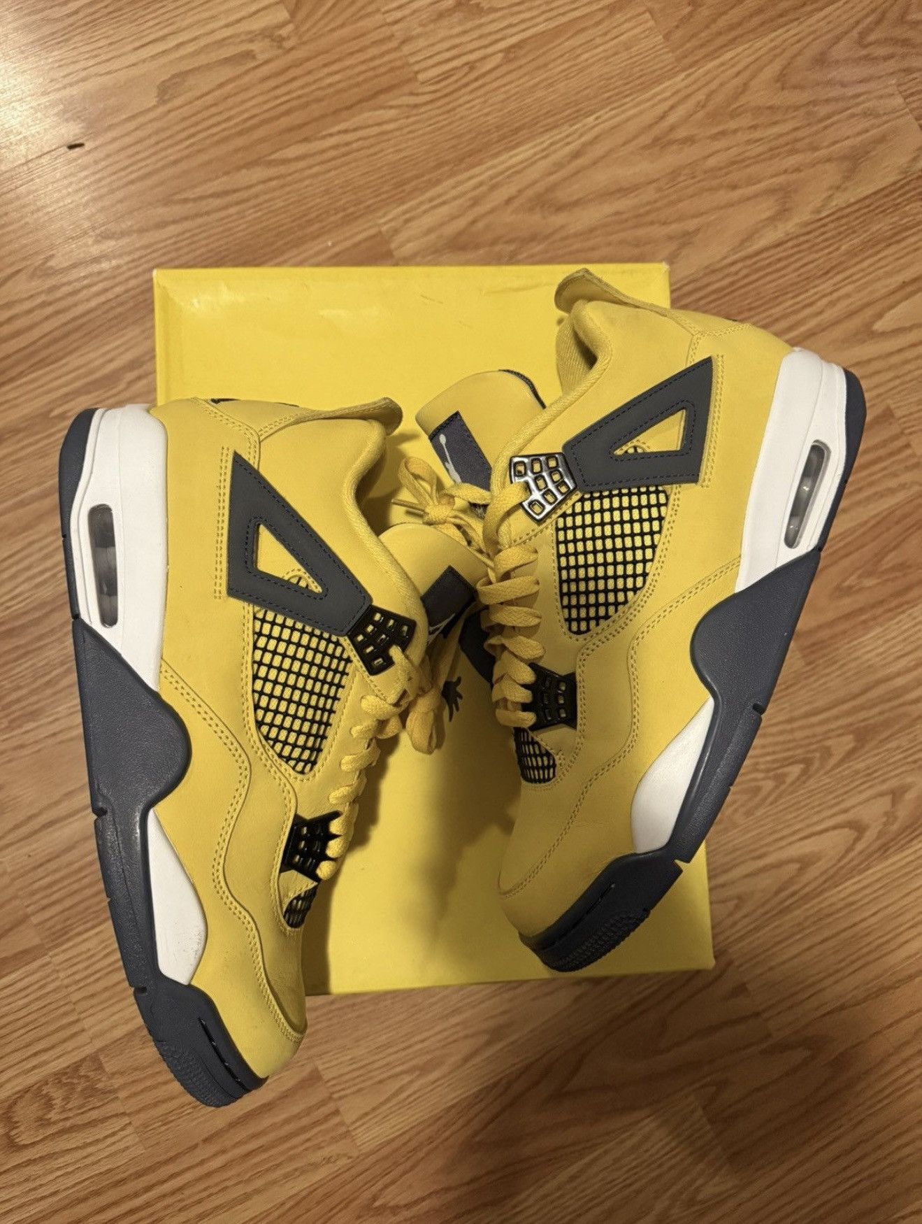 Jordan Brand Lighting 4s jordans Size US 10 / EU 43 - 6 Thumbnail