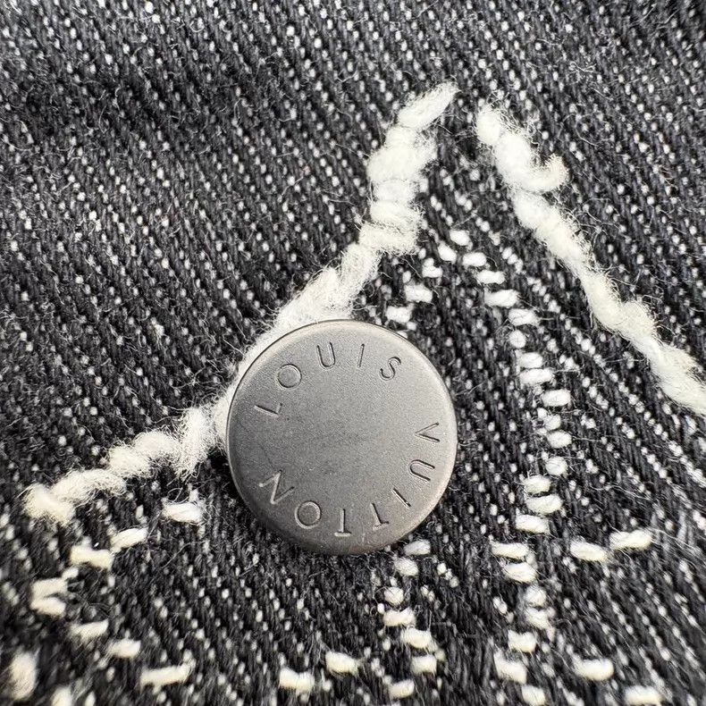 Louis Vuitton Louis Vuitton Embroidered full logo short-sleeved denim sh Size US M / EU 48-50 / 2 - 4 Thumbnail