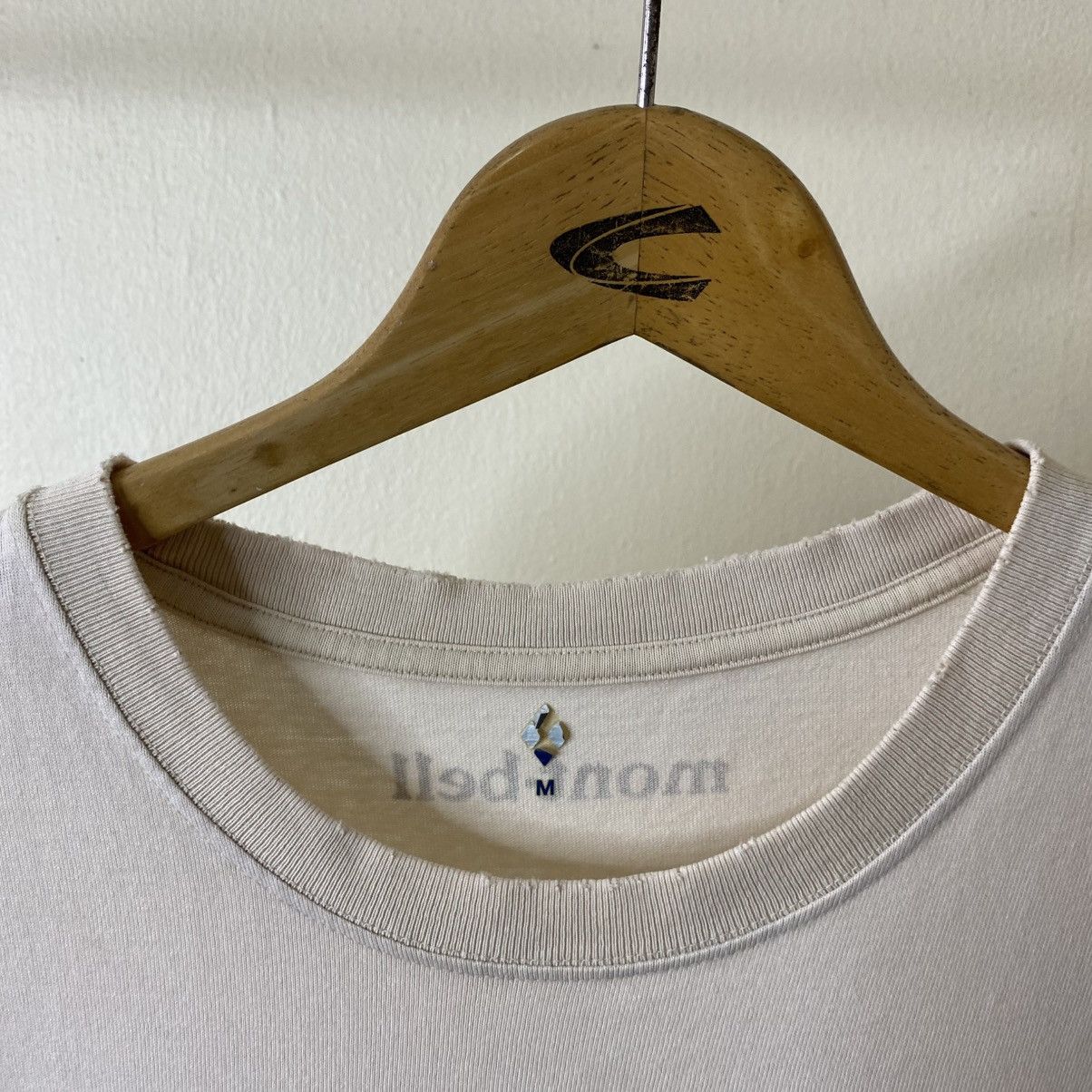 Montbell Vintage 2000s Mont Bell Outdoor Back Graphic T Shirt Size US L / EU 52-54 / 3 - 8 Thumbnail