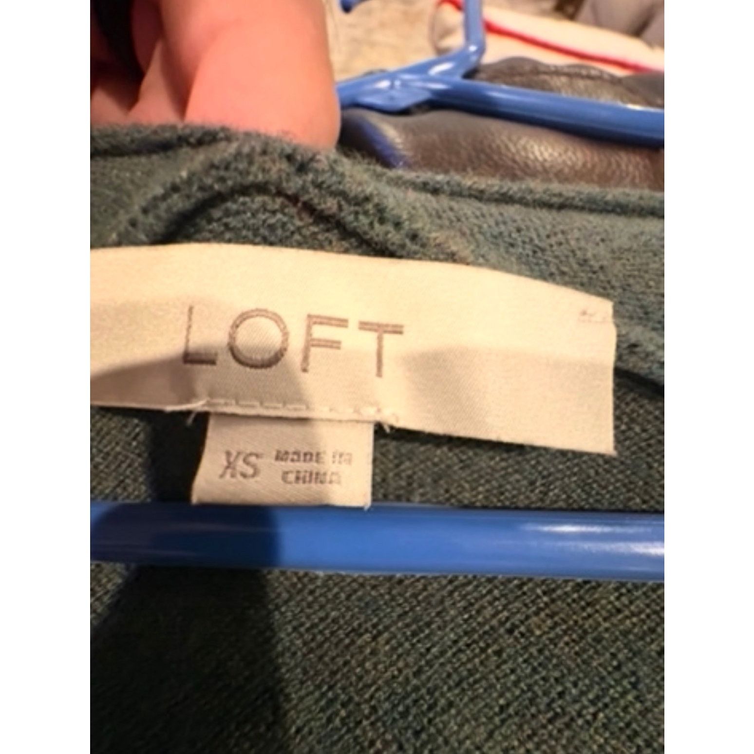Loft LOFT Women’s XS Dark Green V-Neck Sweater Long Sleeve Size XS / US 0-2 / IT 36-38 - 3 Thumbnail