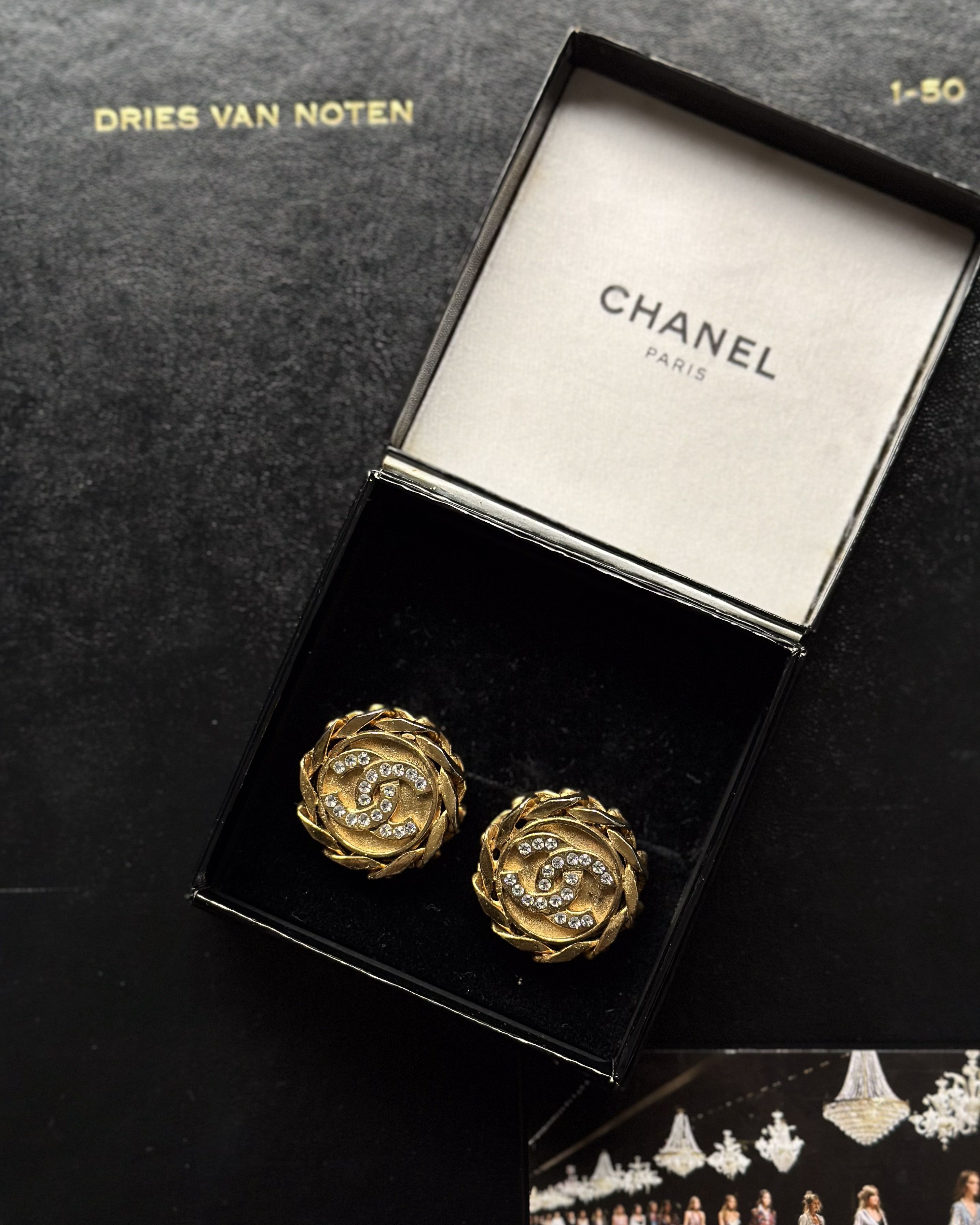 Chanel Rhinestone CC Chain Vintage Clip On Size ONE SIZE - 1 Thumbnail