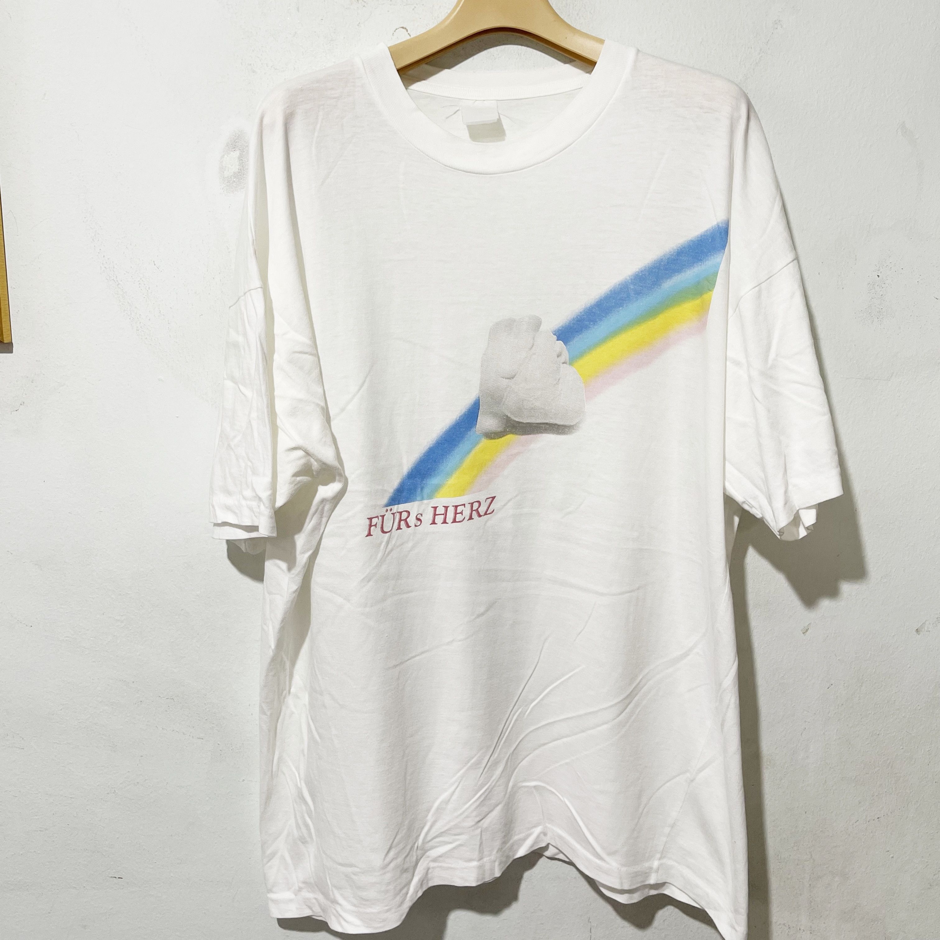 Vintage Vintage 90s Für’s Herz Rainbow Heart T-Shirt Size US XL / EU 56 / 4 - 1 Thumbnail