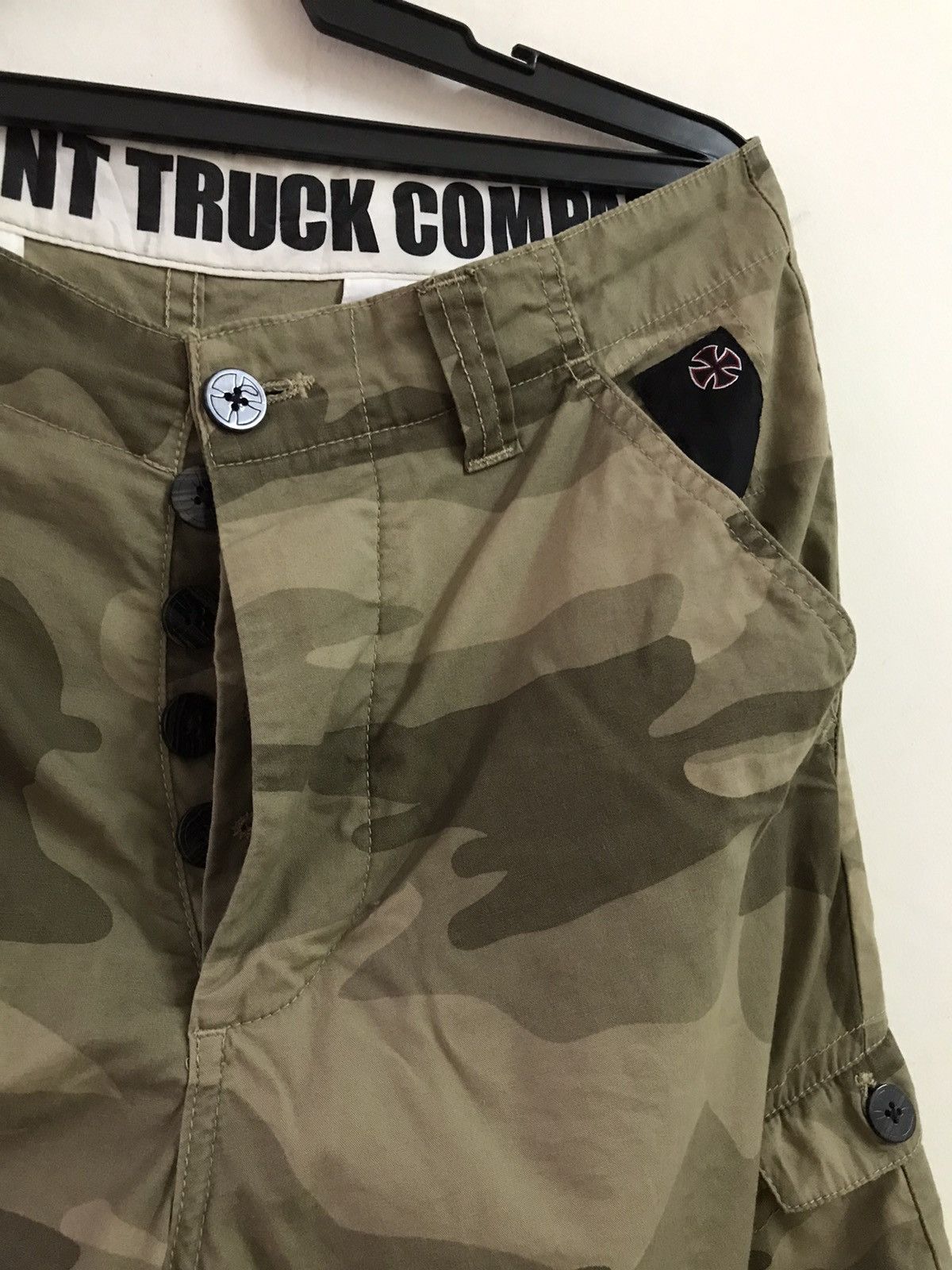 Independent Truck Co. Independent Truck.co Camo Cargo Short Pants Size US 32 / EU 48 - 3 Thumbnail