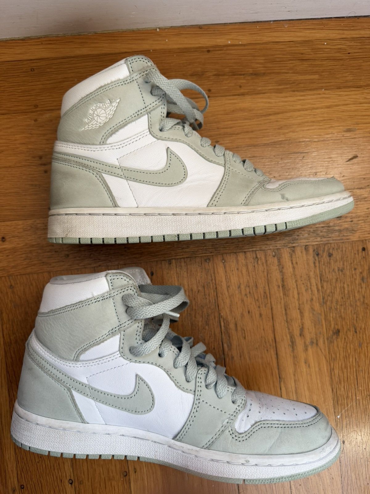 Jordan Brand Nike Air Jordan 1 High Light Green Women’s 7.5 (M 6) – Used Size US 7.5 / IT 37.5 - 1 Thumbnail