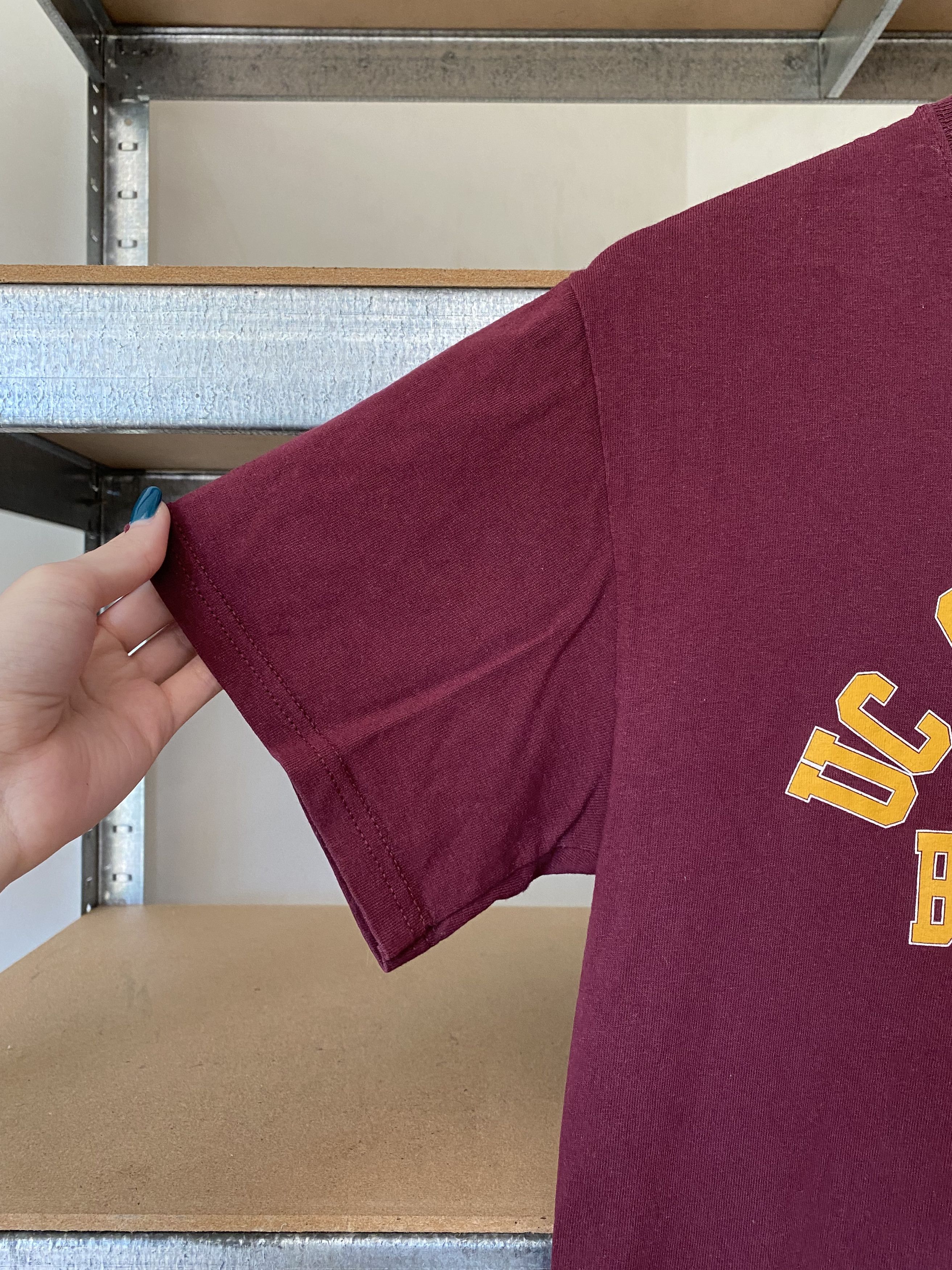 Vintage UC Santa Cruz Vintage 2000s Banana Slugs Travolta T-shirt Size US S / EU 44-46 / 1 - 8 Thumbnail