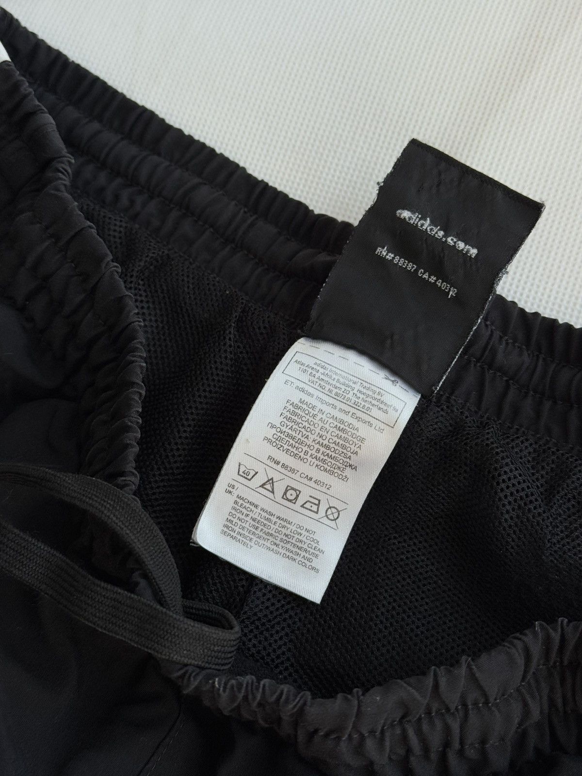 Adidas × Vintage Vintage Adidas shorts streetwear y2k style casual Size US 32 / EU 48 - 8 Thumbnail