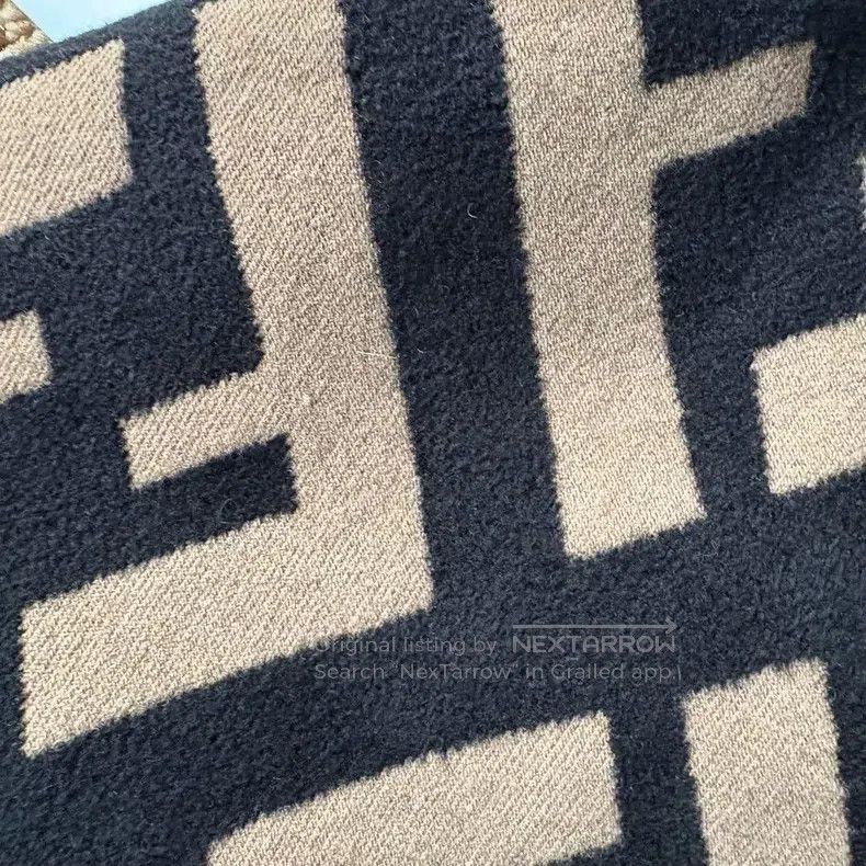 Fendi Fendi Monogram Big Logo Scarf, Classic Double F Pattern, W Size ONE SIZE - 3 Thumbnail