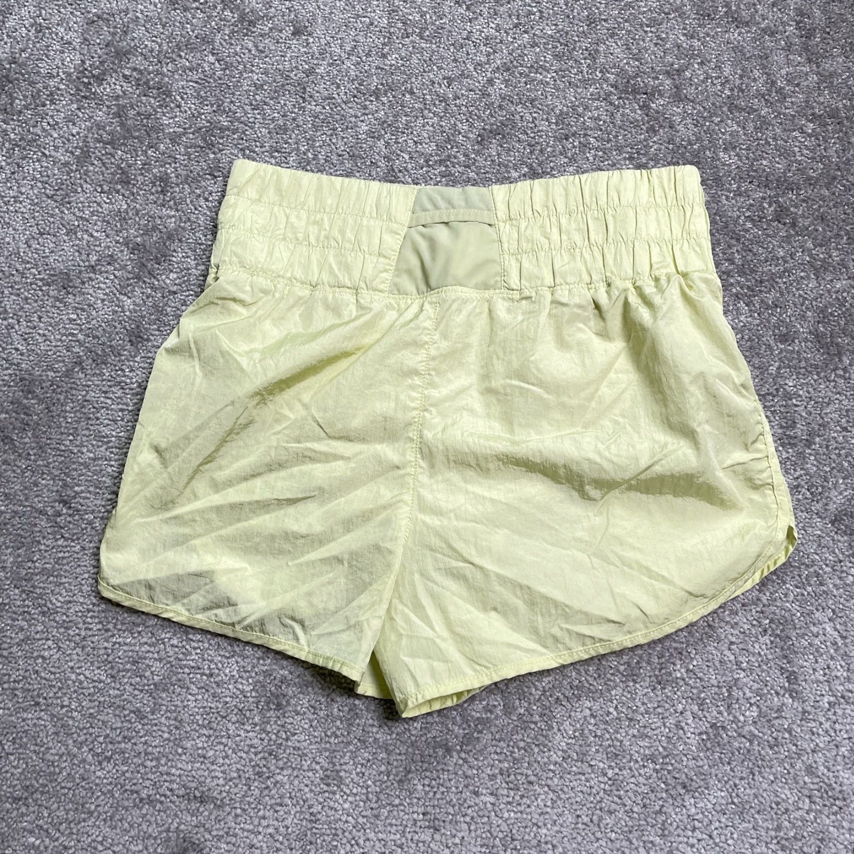 Vintage VINTAGE GB Girls Active Shorts Womens Large Light Yellow Elastic Athletic Running 28x2.5 Size 36" / US 14 / IT 50 - 2 Thumbnail