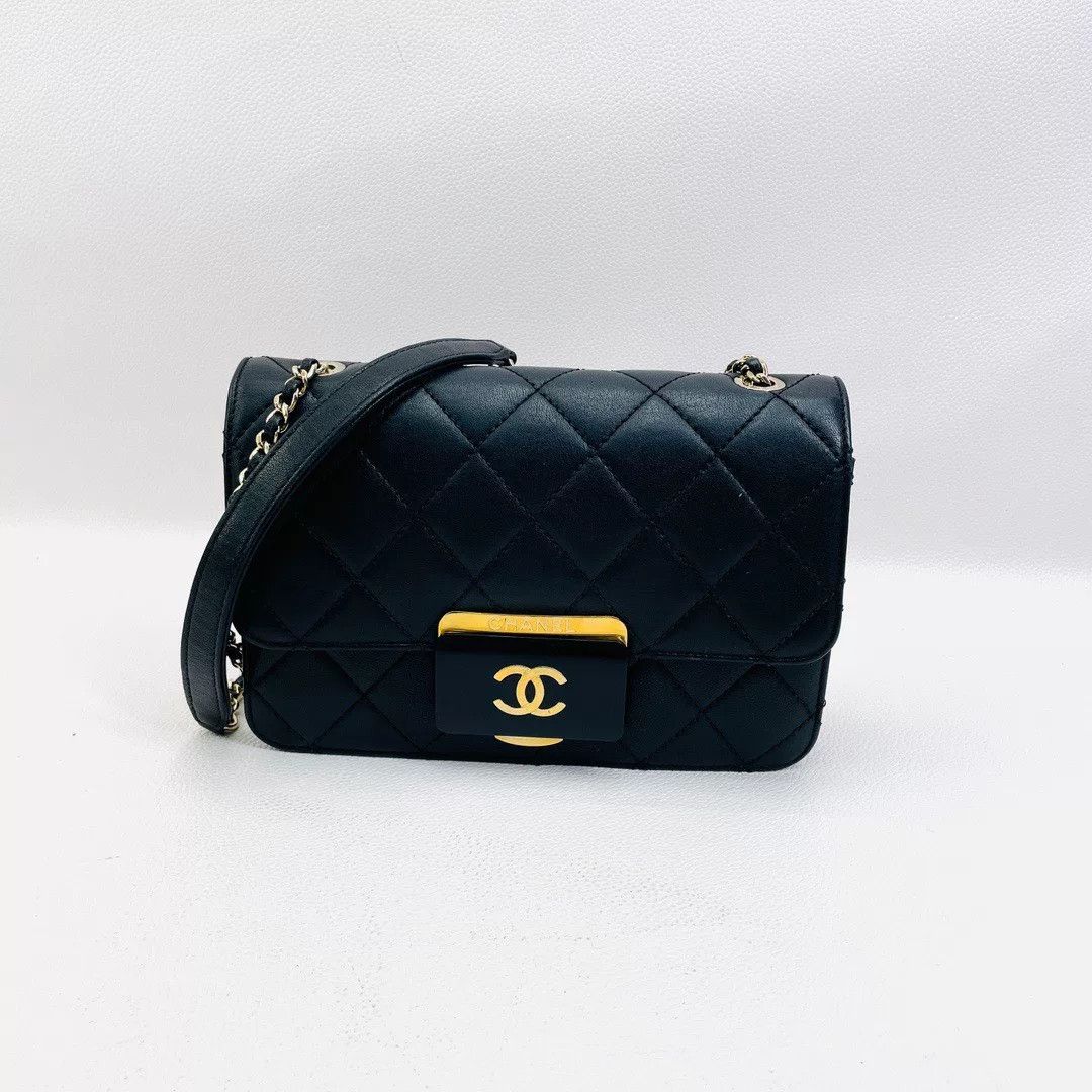 Chanel Pre-loved Bag Very good condition Size ONE SIZE - 1 Thumbnail